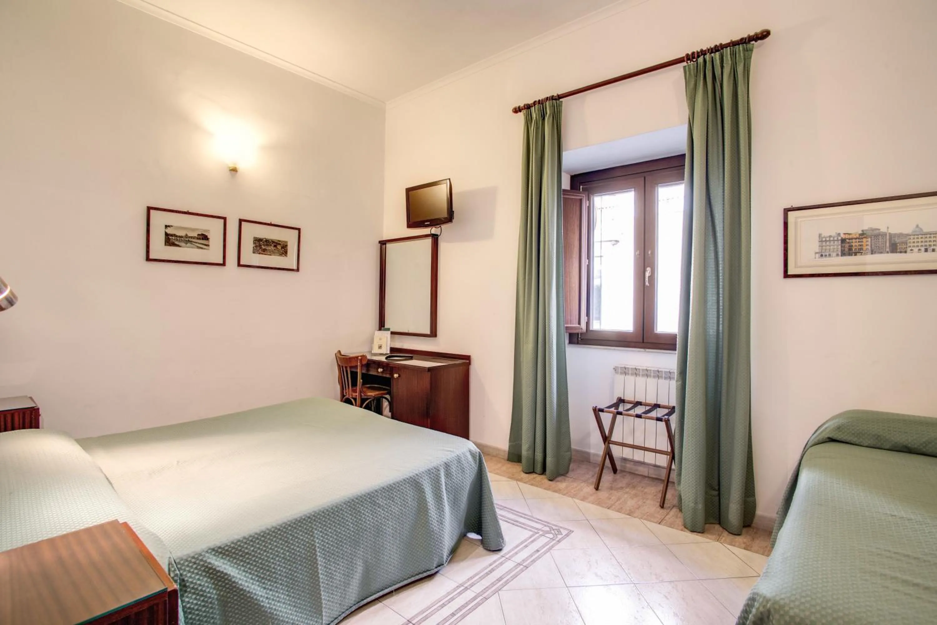 Bed in Hotel Primavera