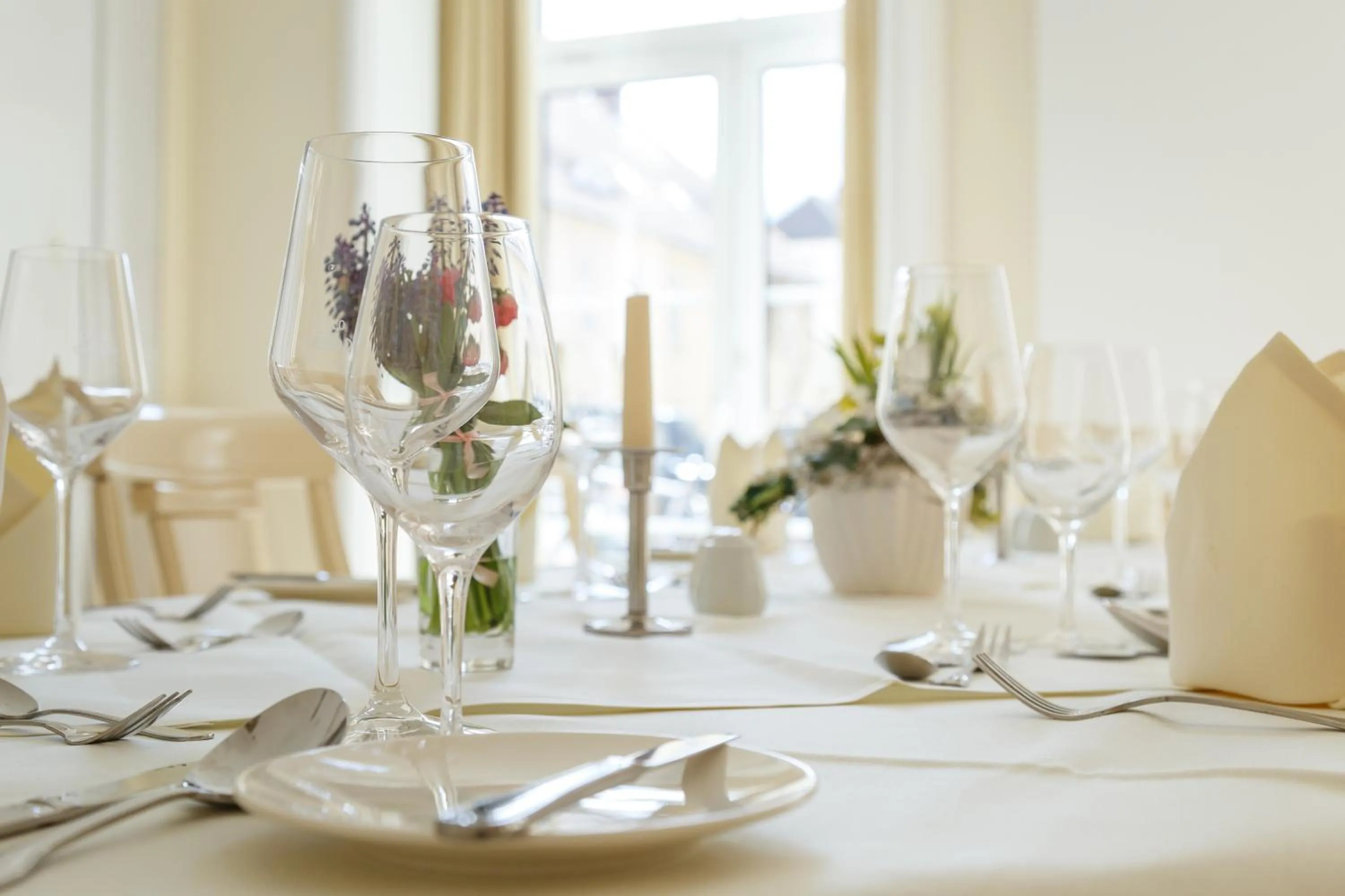 Restaurant/places to eat in Hotel Erbprinz & Restaurant "Prinzenstube"