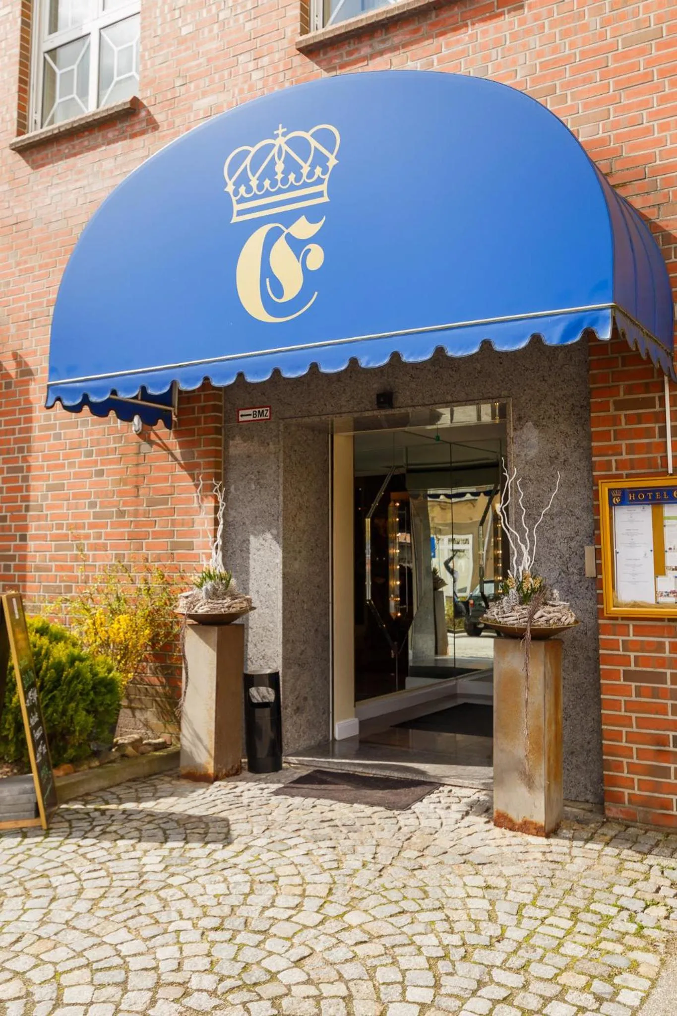 Facade/entrance in Hotel Erbprinz & Restaurant "Prinzenstube"