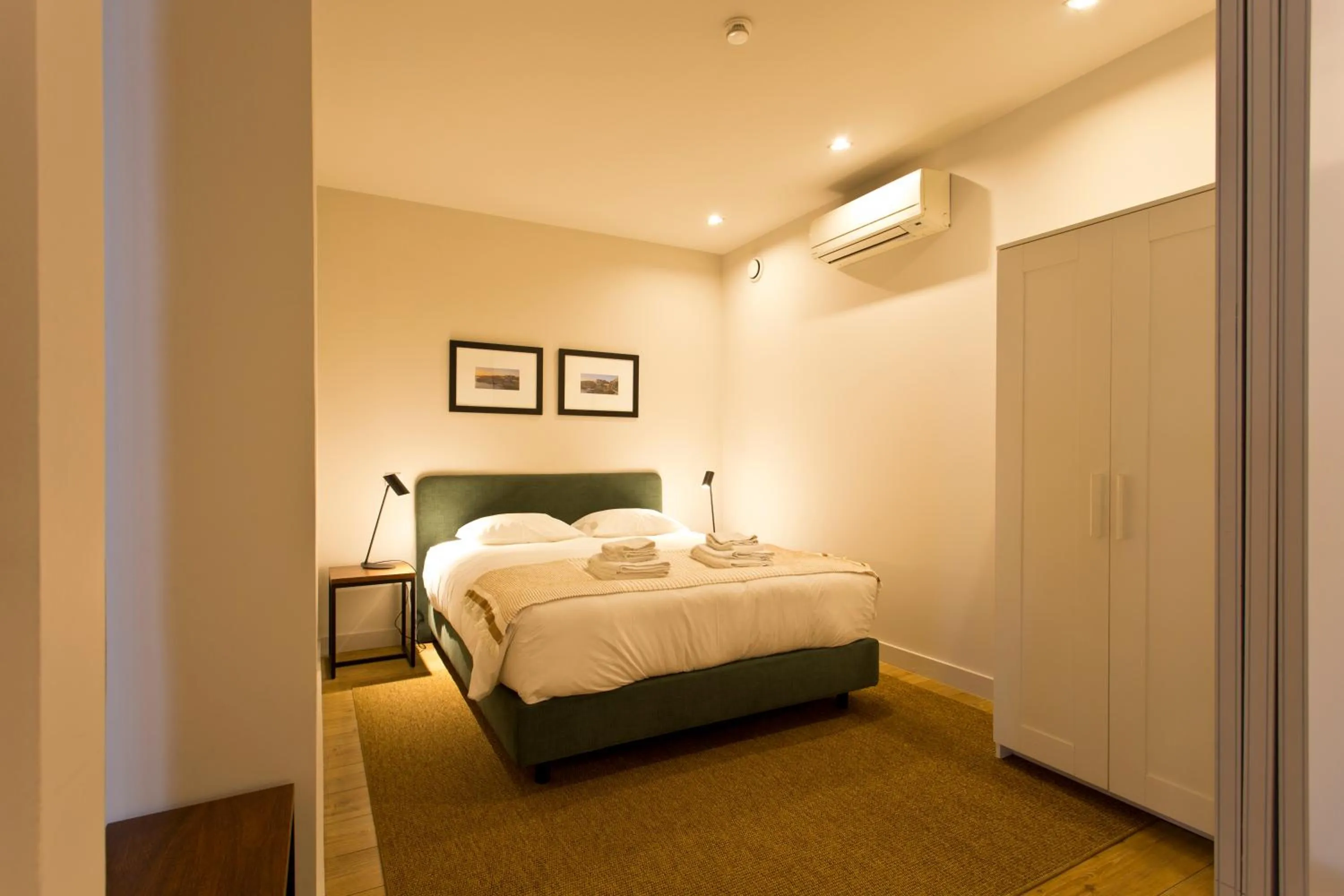 Bedroom, Bed in RVA - Gustave Eiffel Apartments