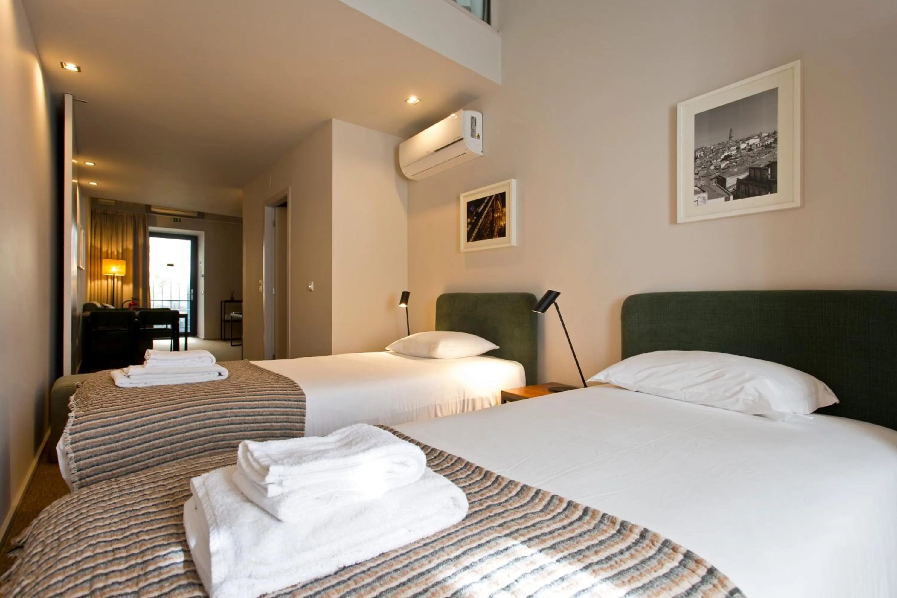 Bedroom, Bed in RVA - Gustave Eiffel Apartments