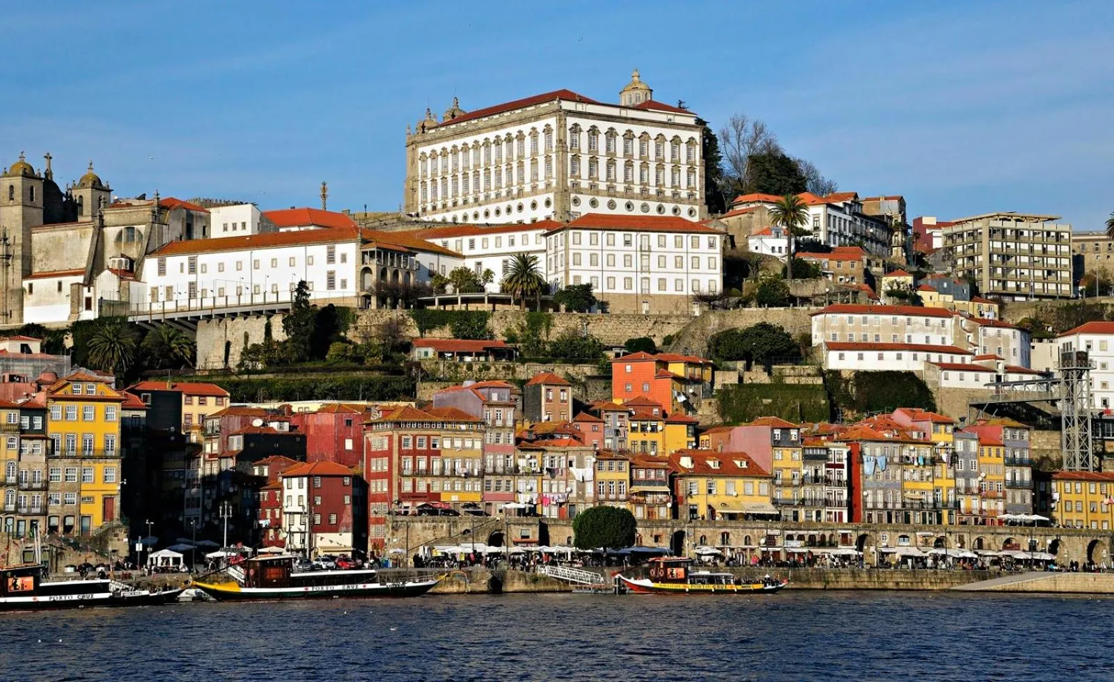 Property building in RVA - Gustave Eiffel Apartments