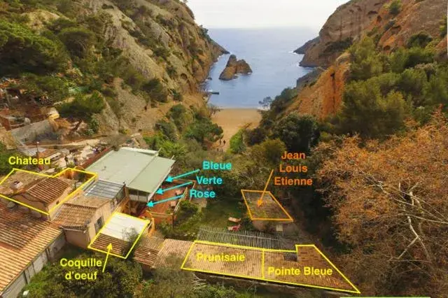 Apartment with Terrace in La Calanque de Figuerolles Apartment with Terrace in La Calanque de Figuerolles