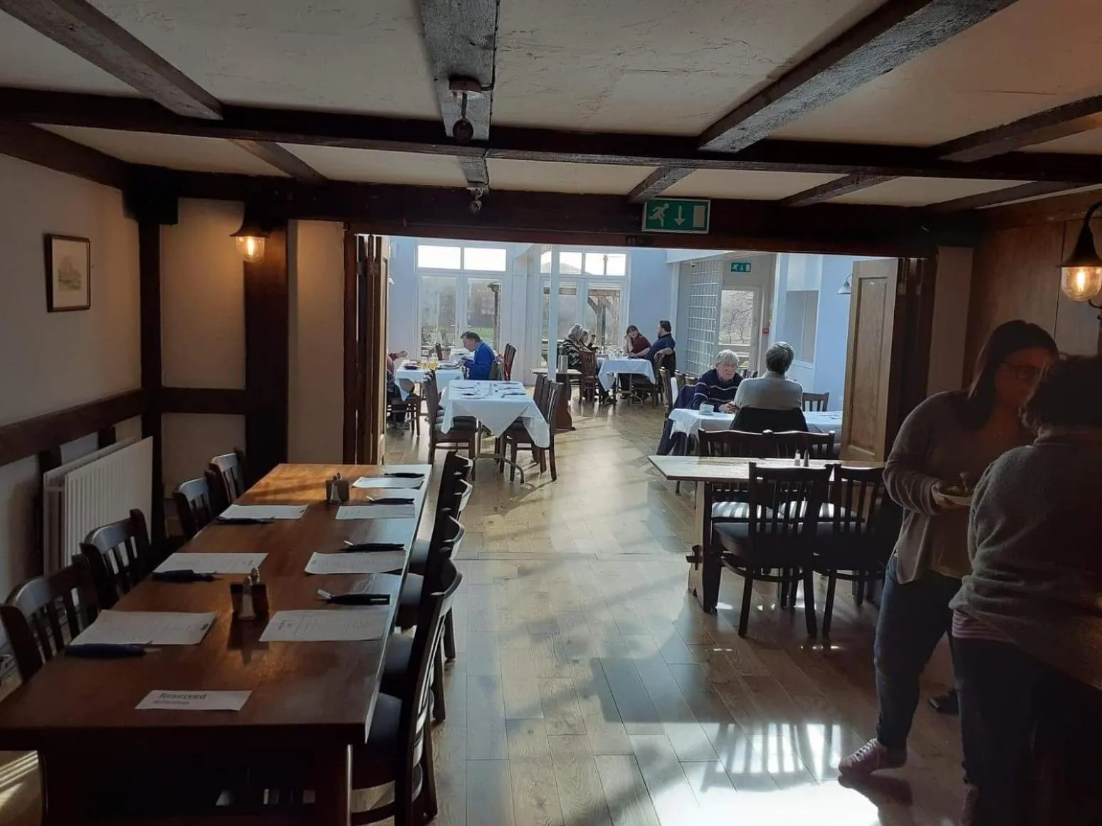 Restaurant/places to eat in The Bear Inn and Burwash Motel