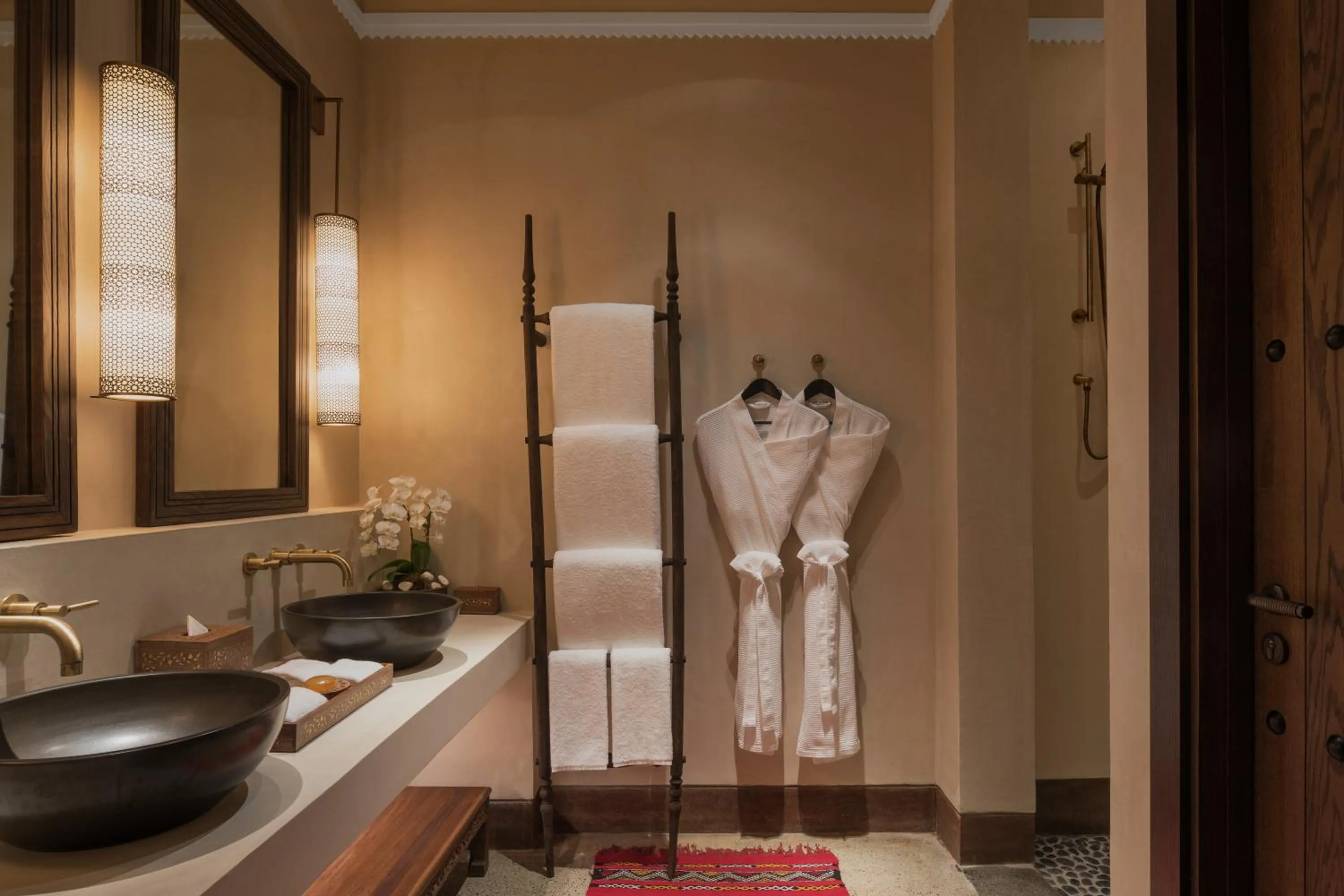 Shower in The Chedi Al Bait, Sharjah