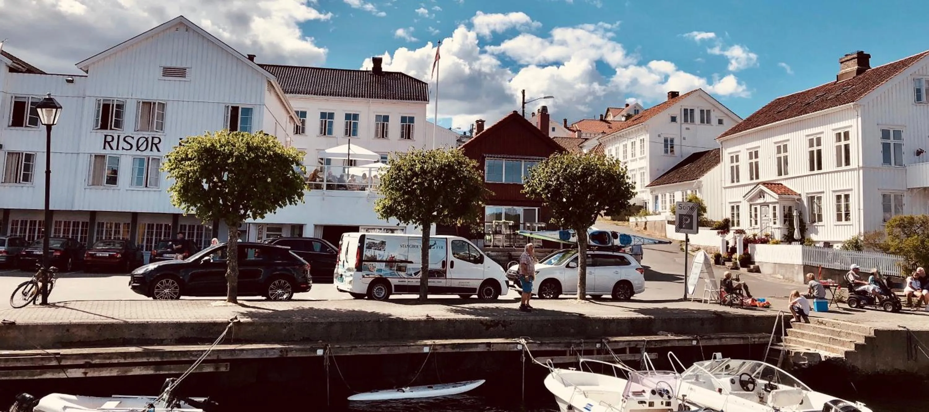 Property building in Risør Hotel