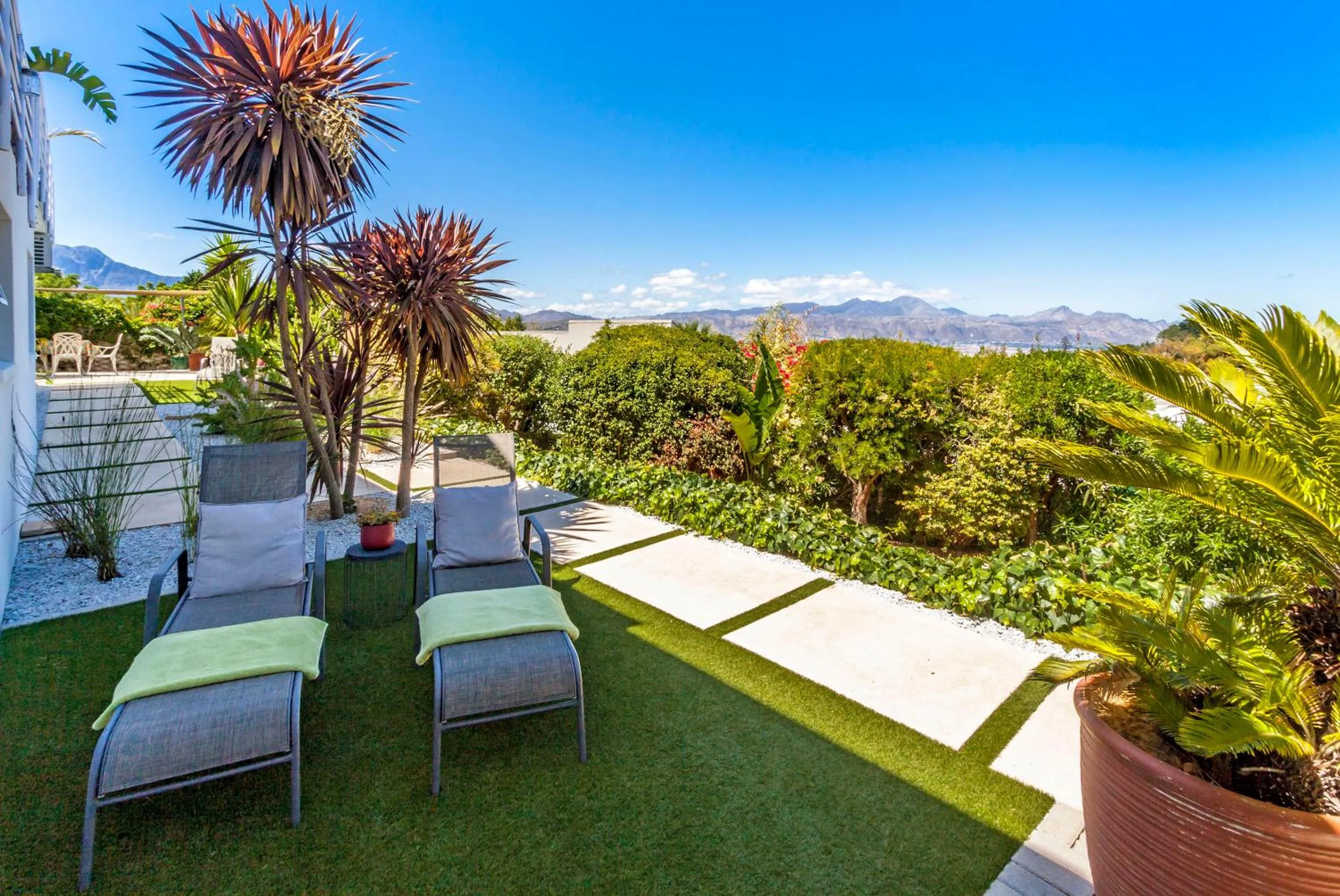 Balcony/Terrace in Morgen Guesthouse Somerset West