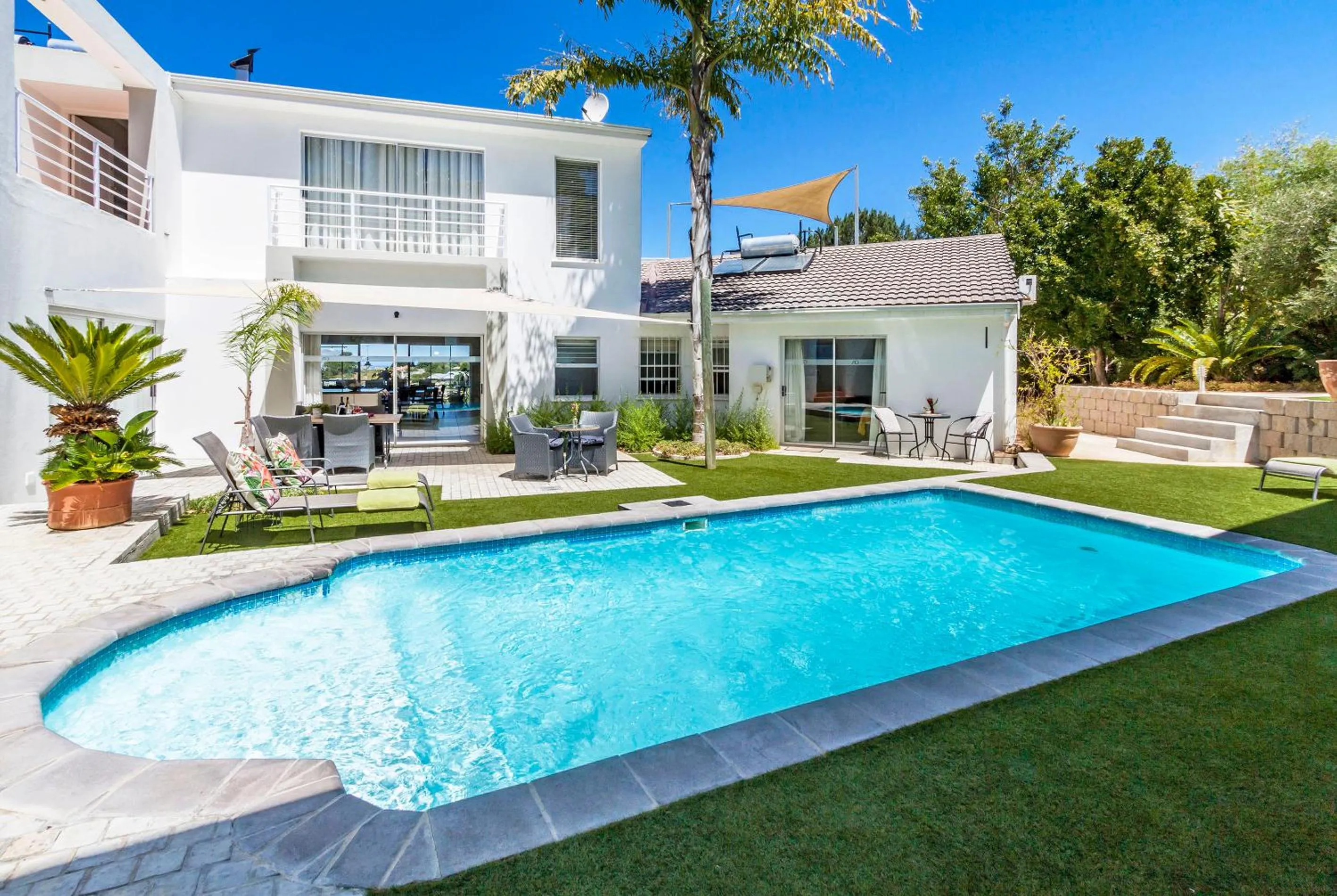 Pool view in Morgen Guesthouse Somerset West