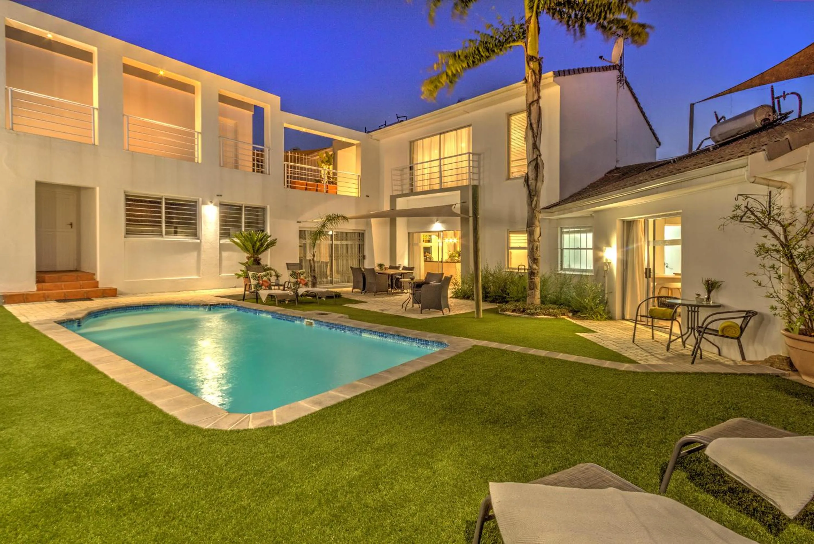 Pool view in Morgen Guesthouse Somerset West