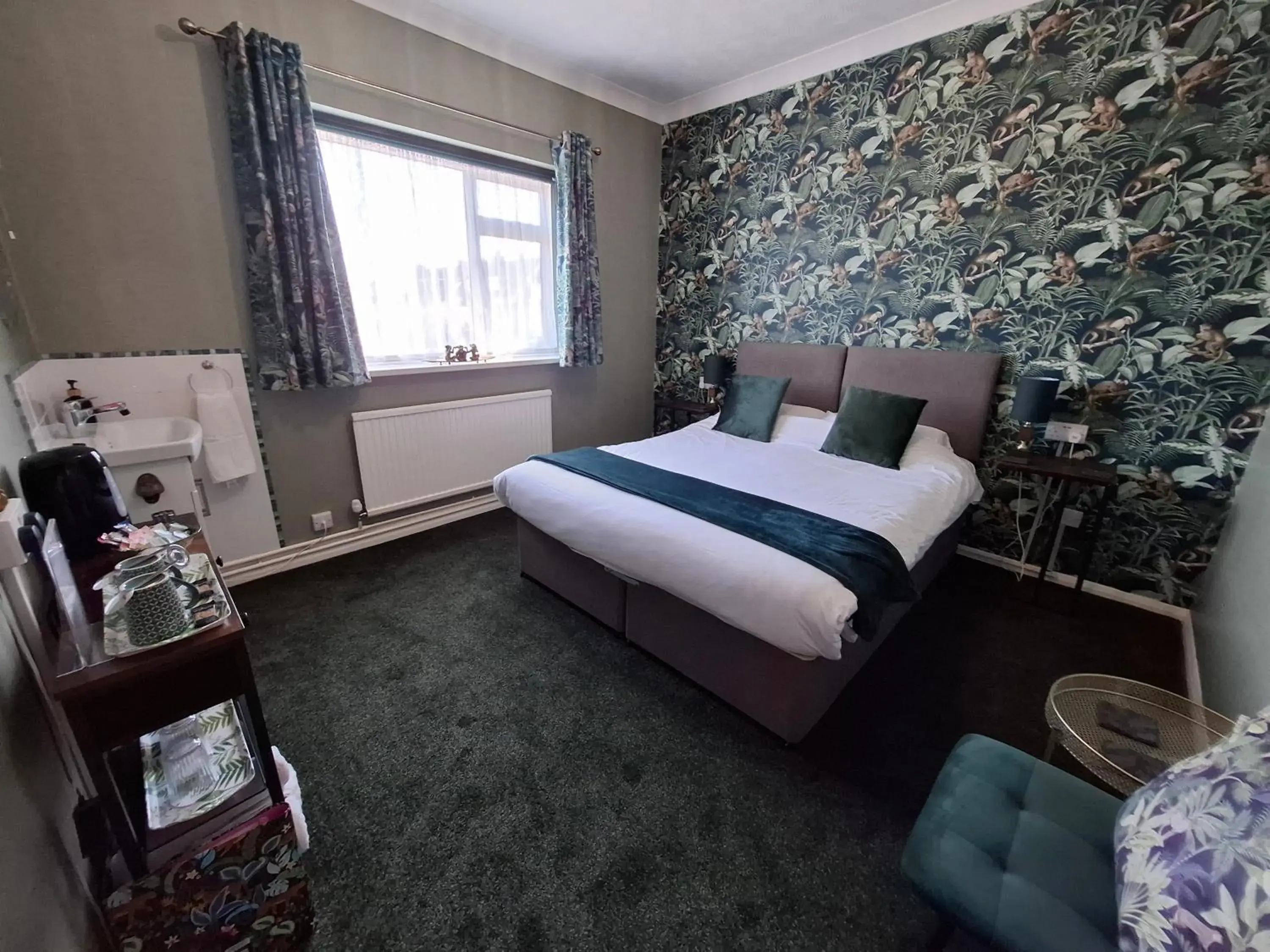 Double Room with Shared Bathroom in Westbrook Lodge Guest House Double Room with Shared Bathroom in Westbrook Lodge Guest House