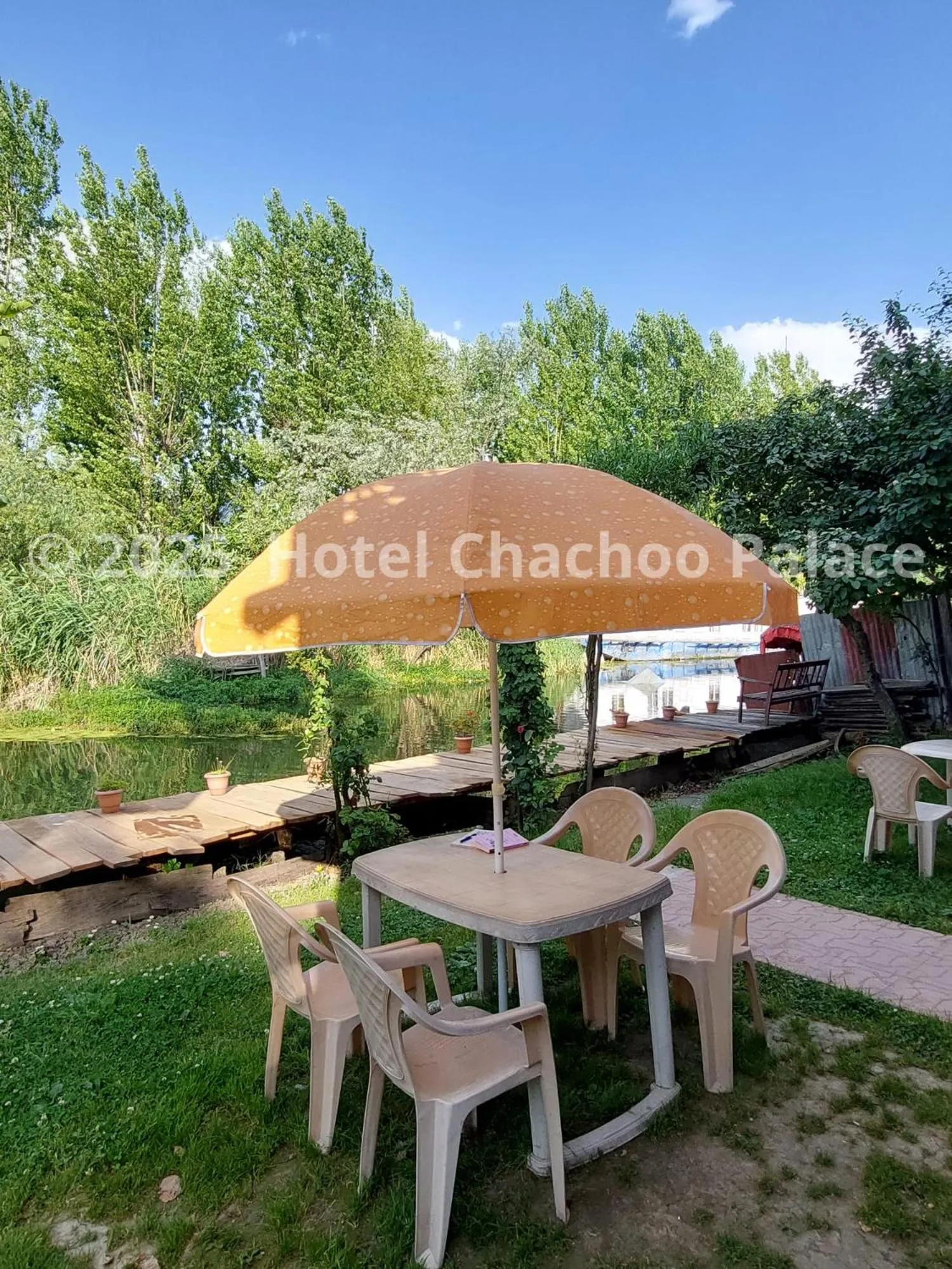 Property building in Hotel Chachoo Palace