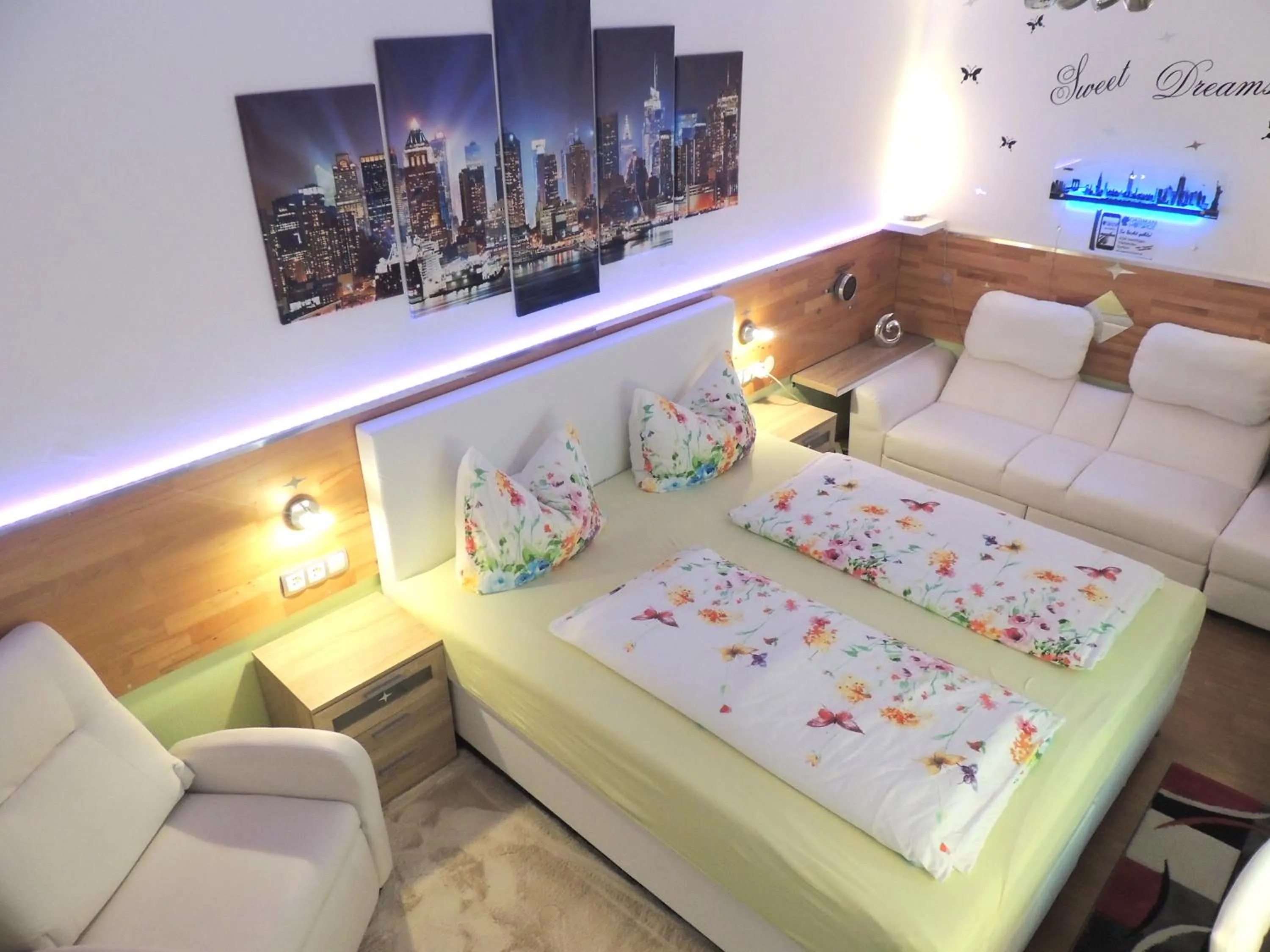 Photo of the whole room, Bed in Hotel Garni Rodenbach