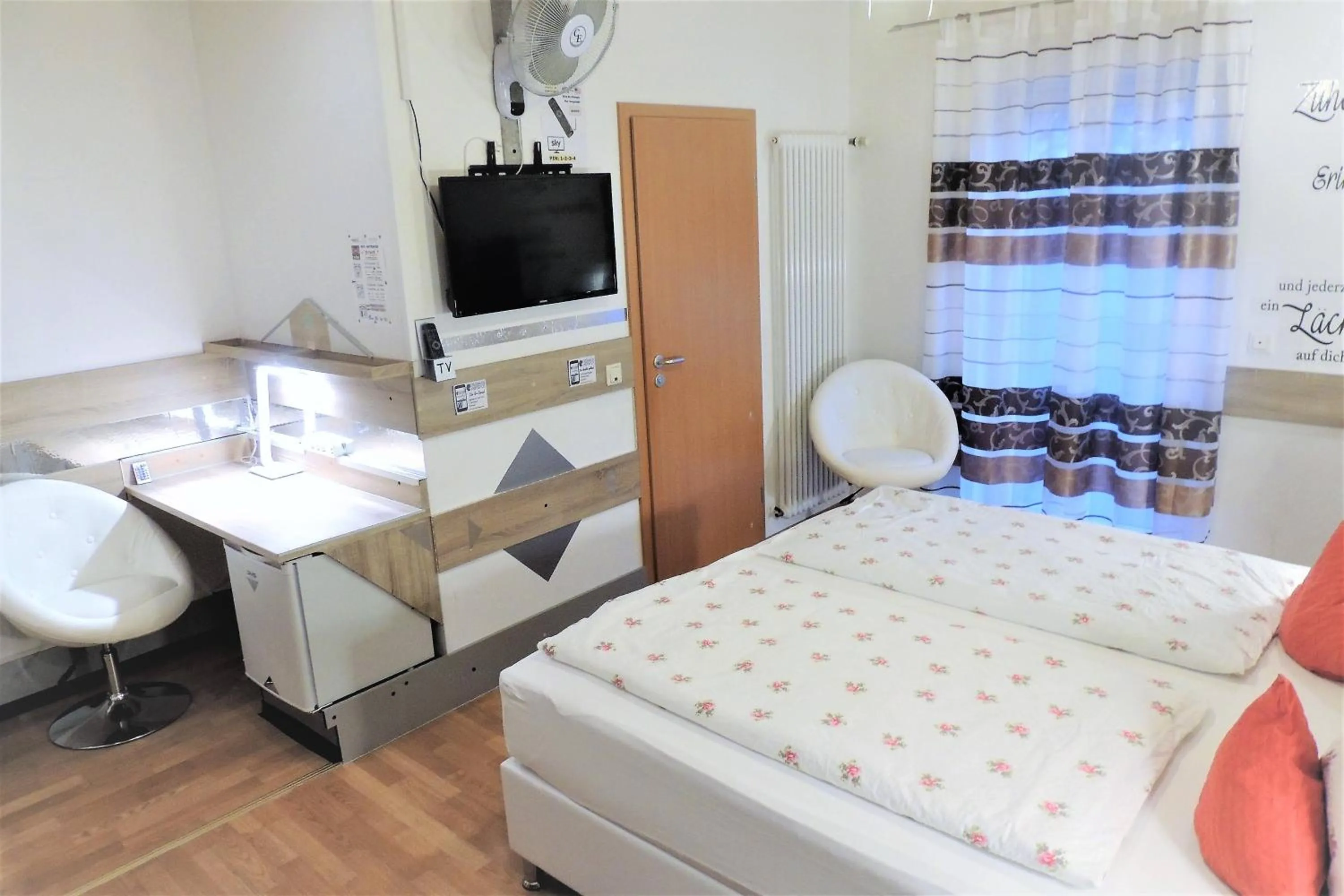 Bed in Hotel Garni Rodenbach