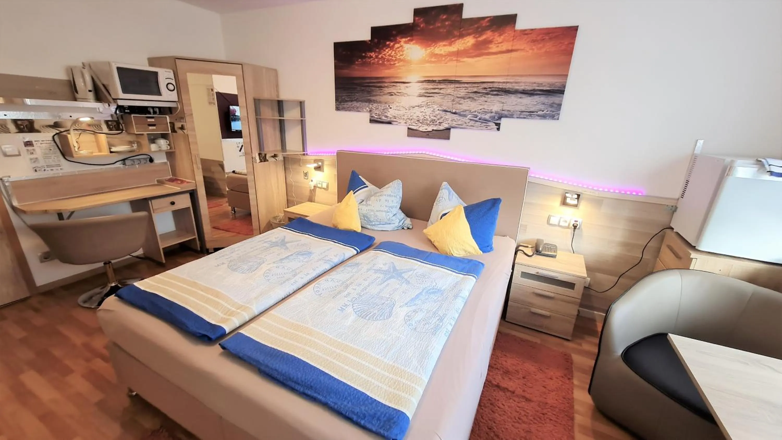 Bed in Hotel Garni Rodenbach