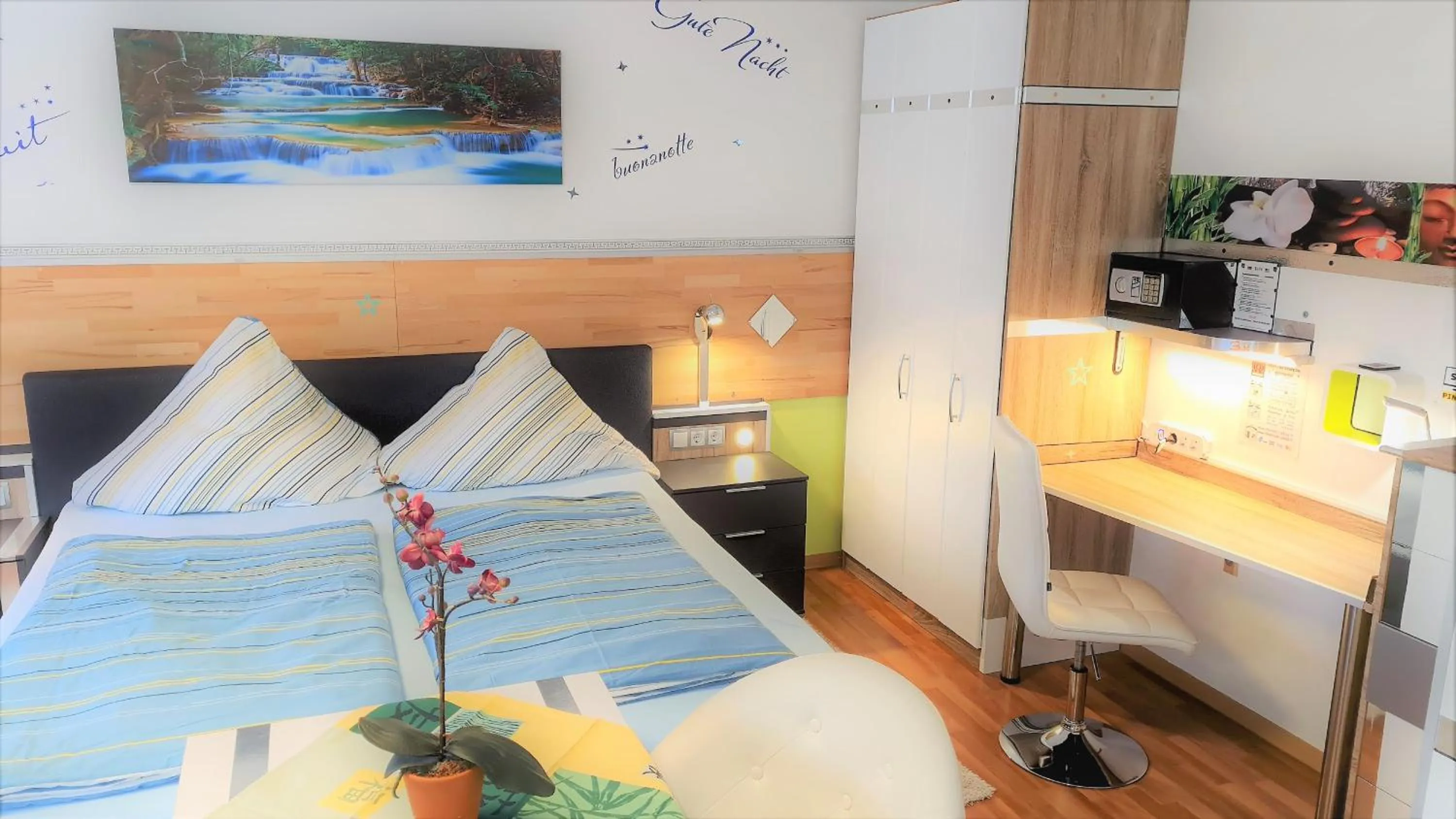 Bed in Hotel Garni Rodenbach