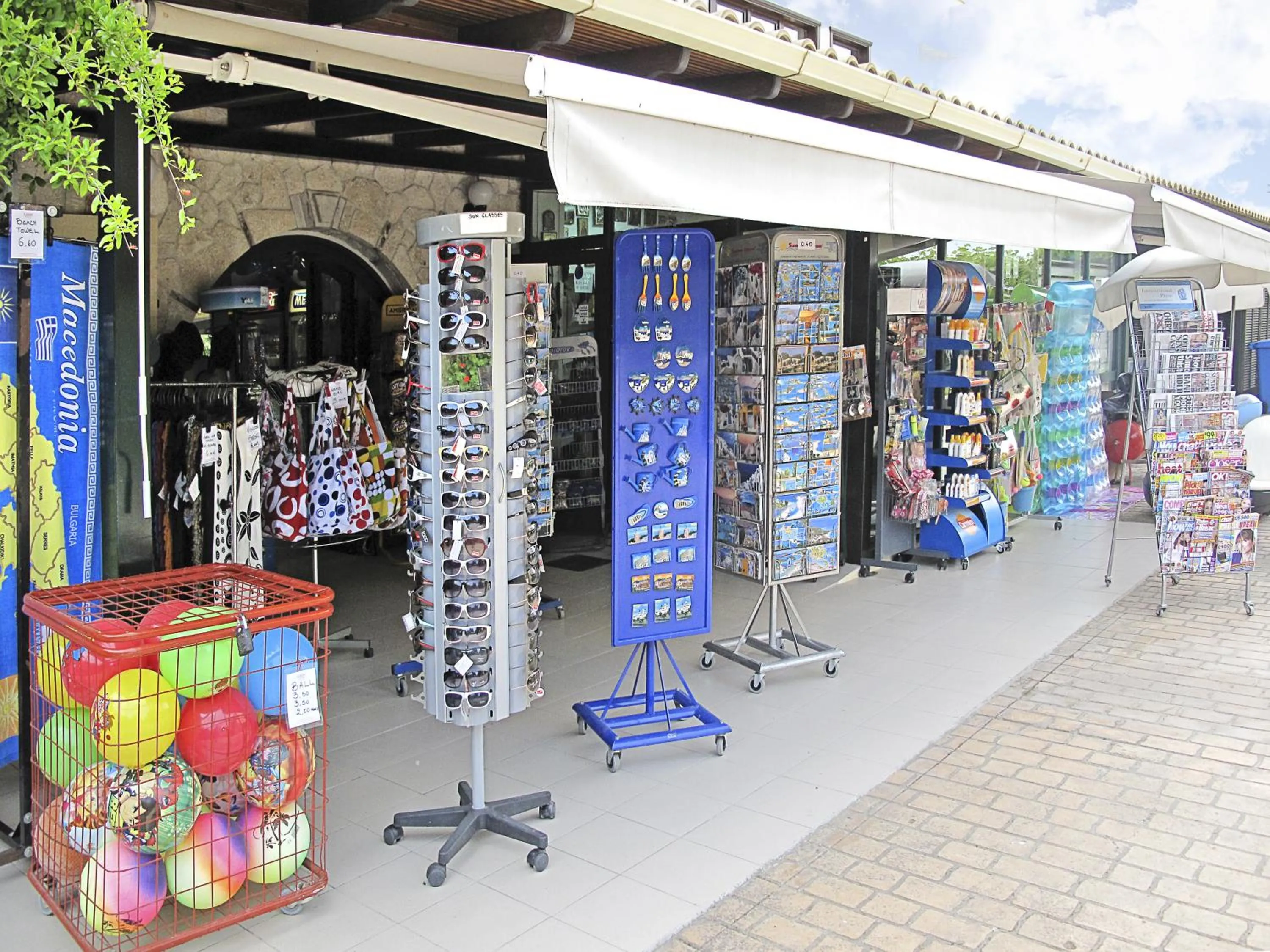 On-site shops in Lesse Hotel