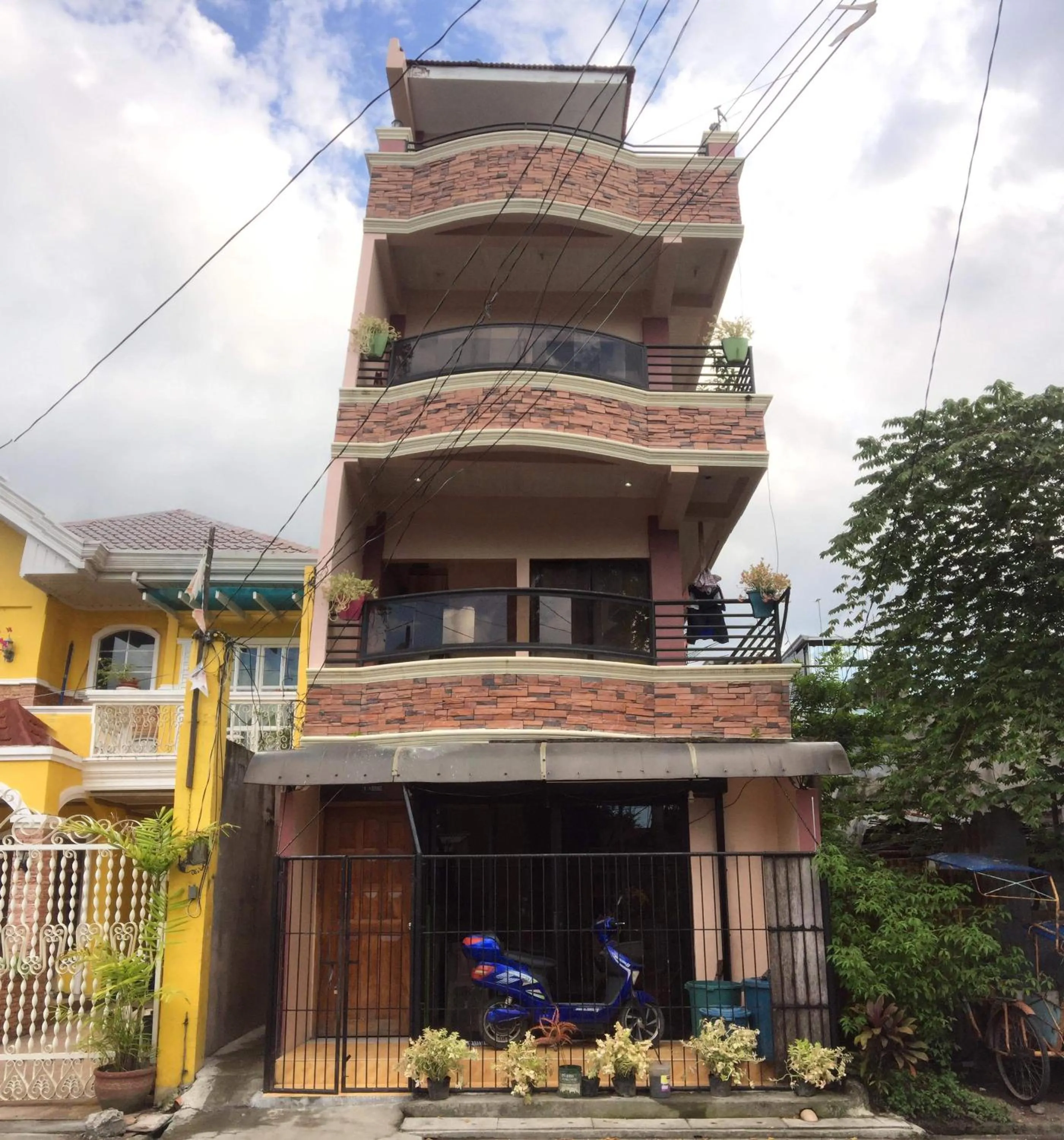 Facade/entrance in Palompon lodge