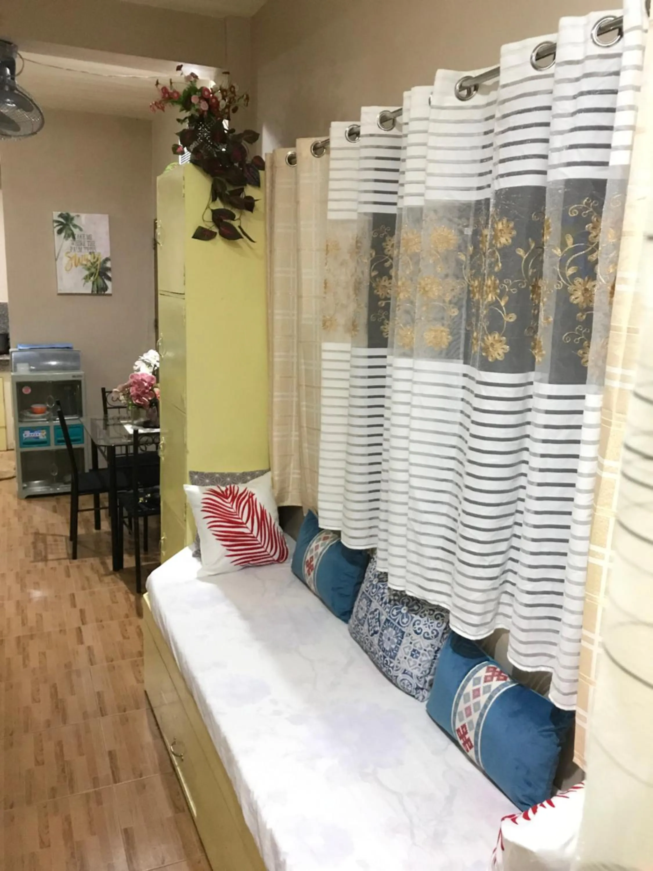 Living room, Bed in Palompon lodge