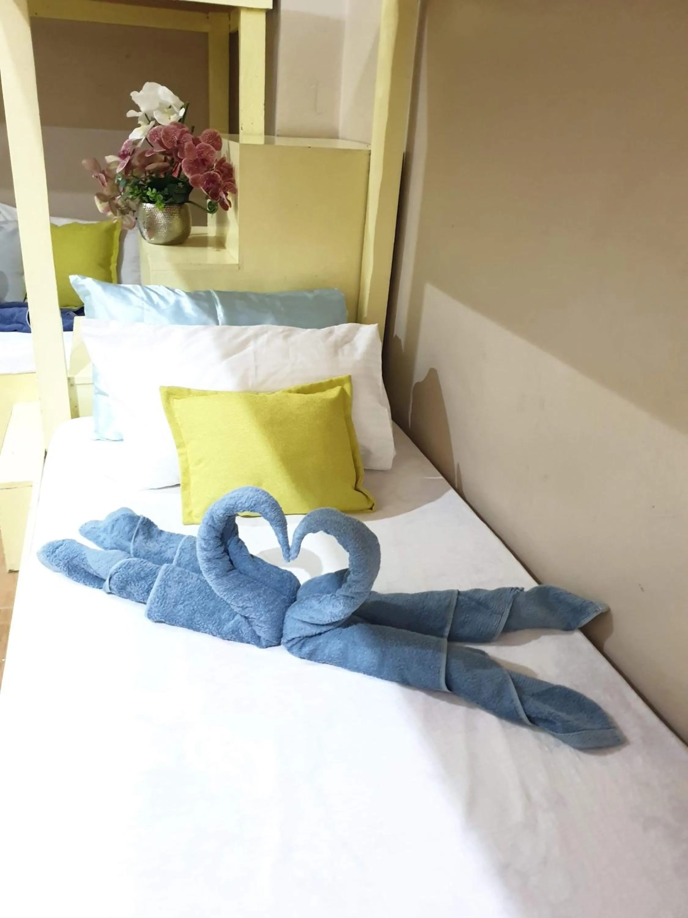 Bed in Palompon lodge