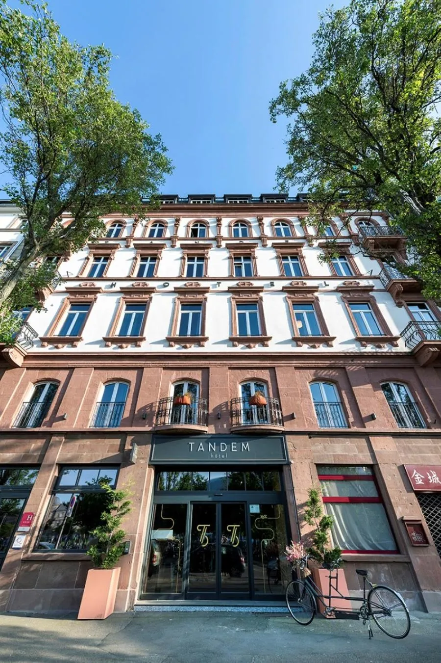 Property building in Hôtel Tandem - Boutique Hôtel