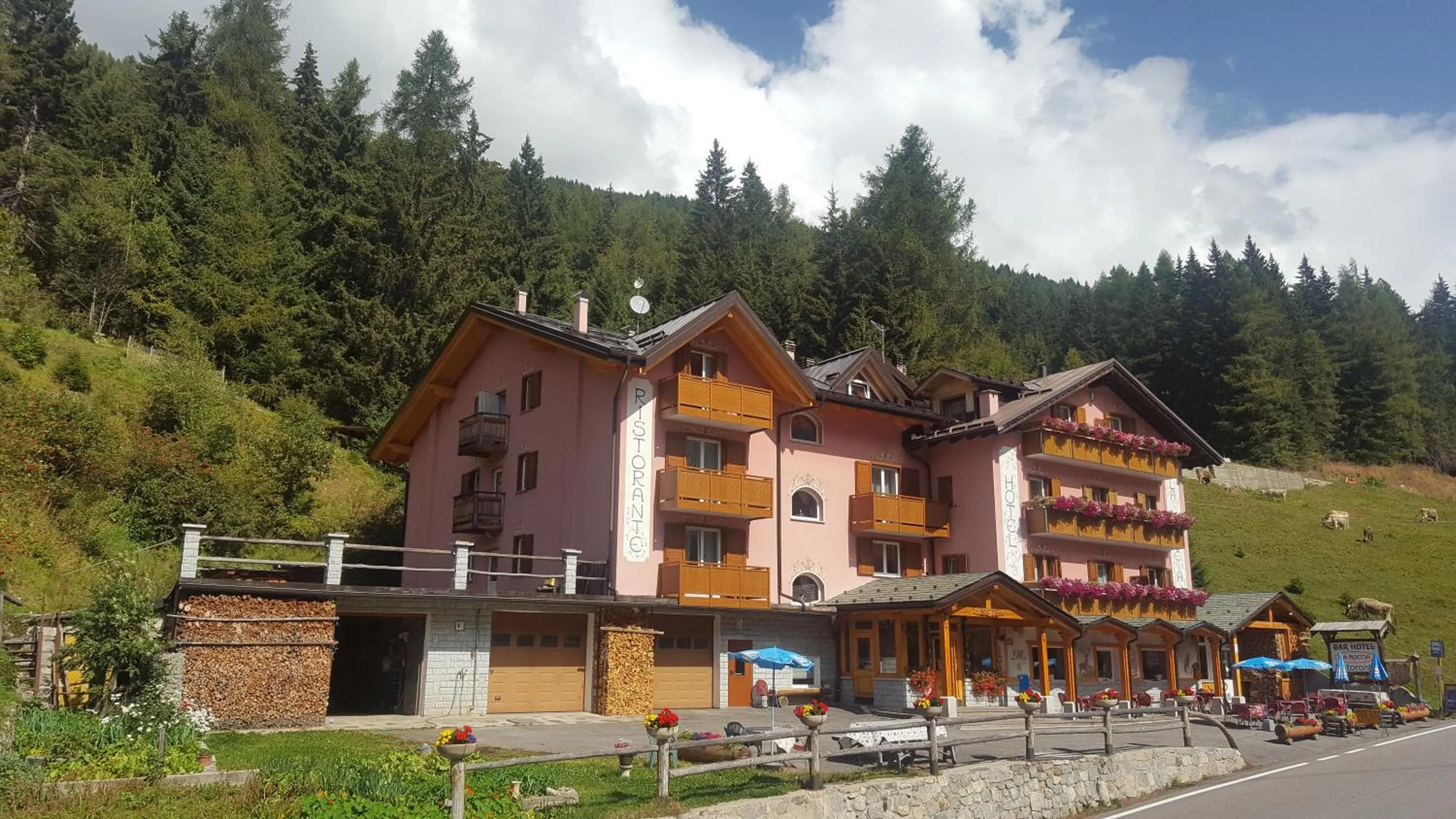 Property building in Hotel La Roccia