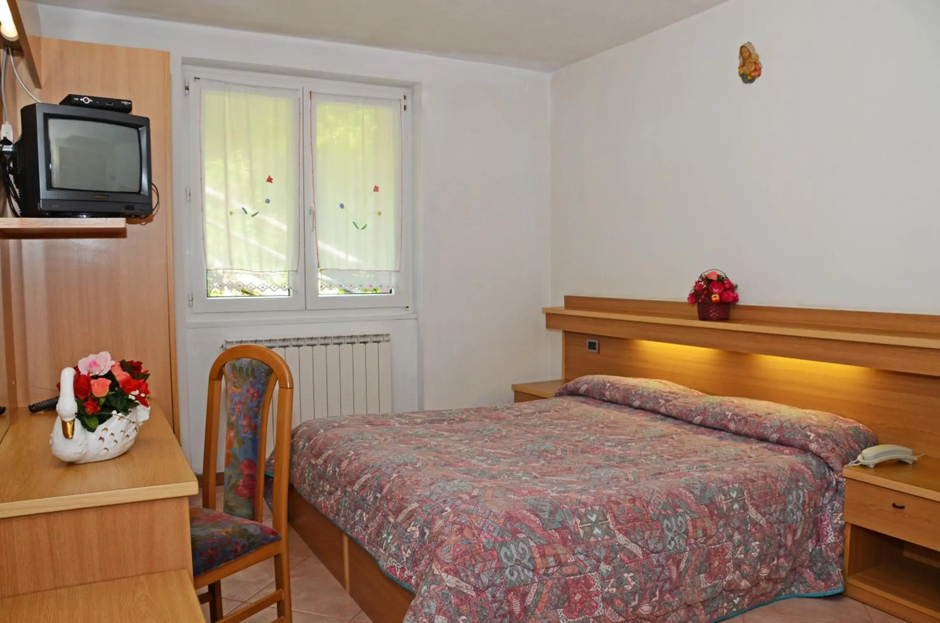 Triple Room in Hotel La Roccia Triple Room in Hotel La Roccia