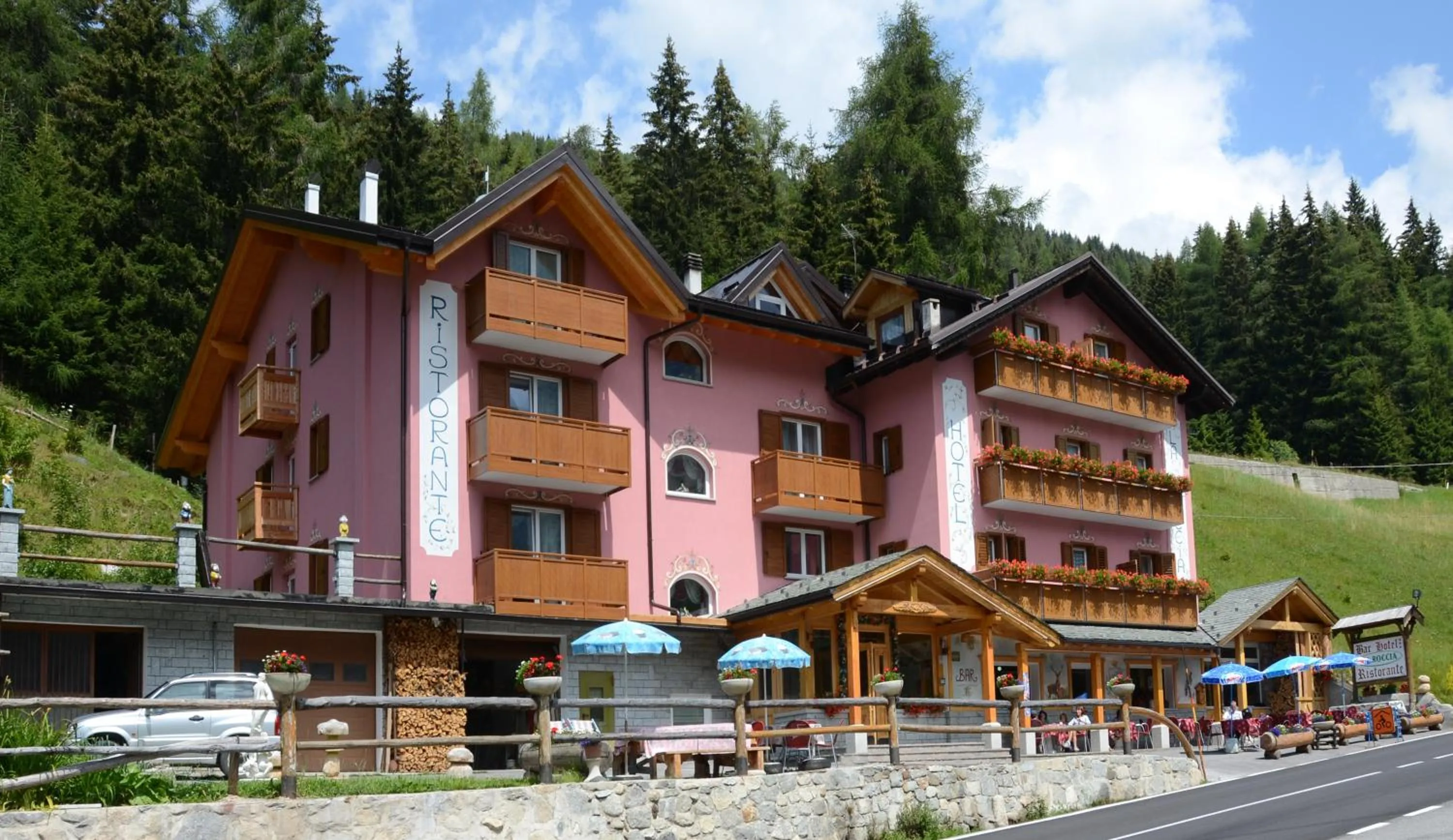 Facade/entrance in Hotel La Roccia