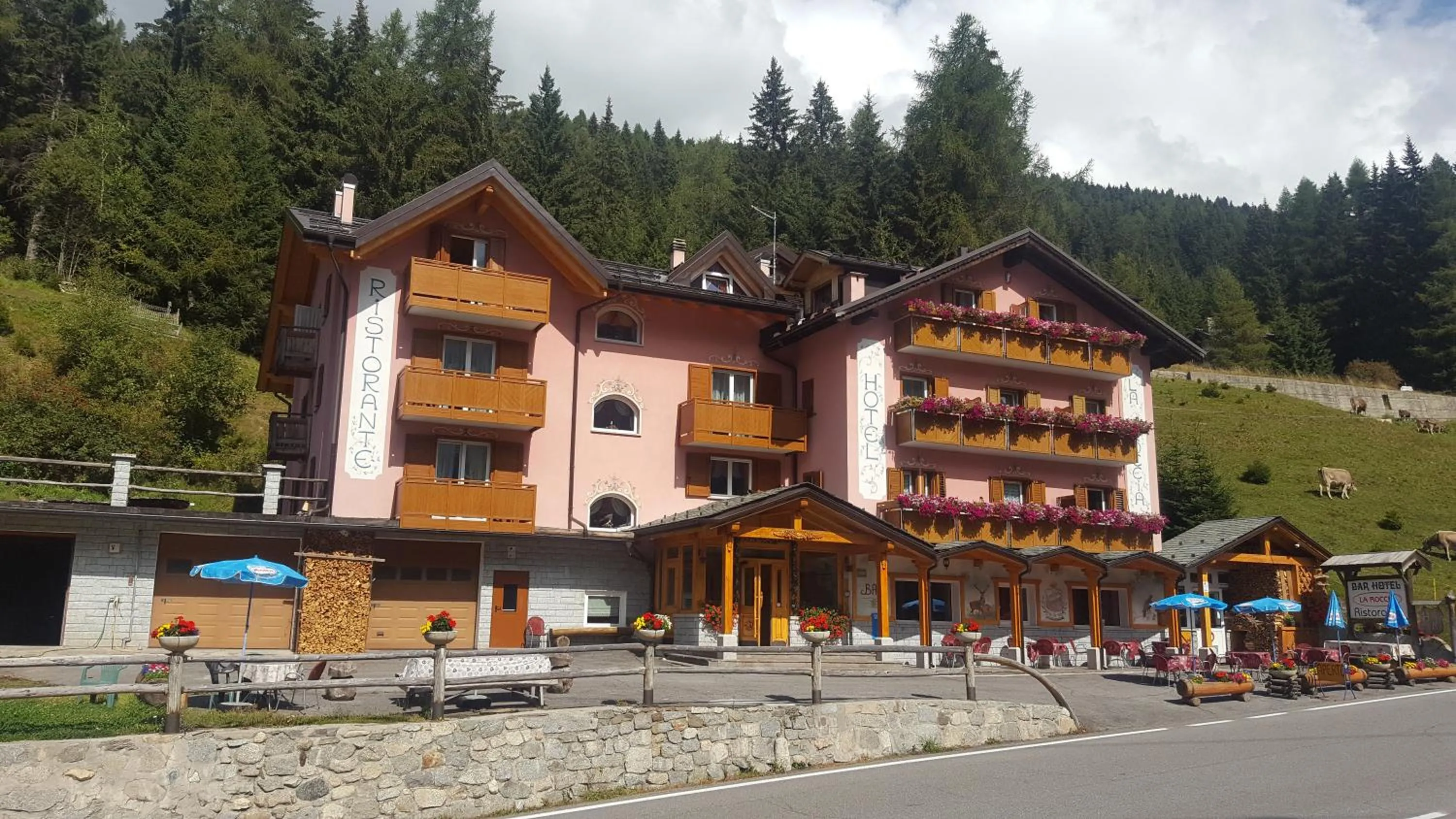 Property building in Hotel La Roccia