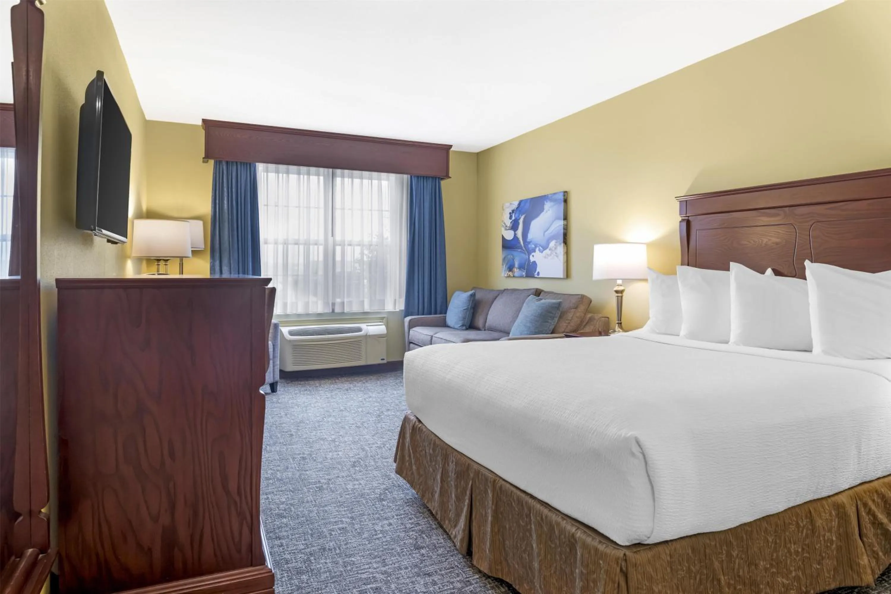Bedroom, Bed in Best Western Plus Grand-Sault Hotel & Suites