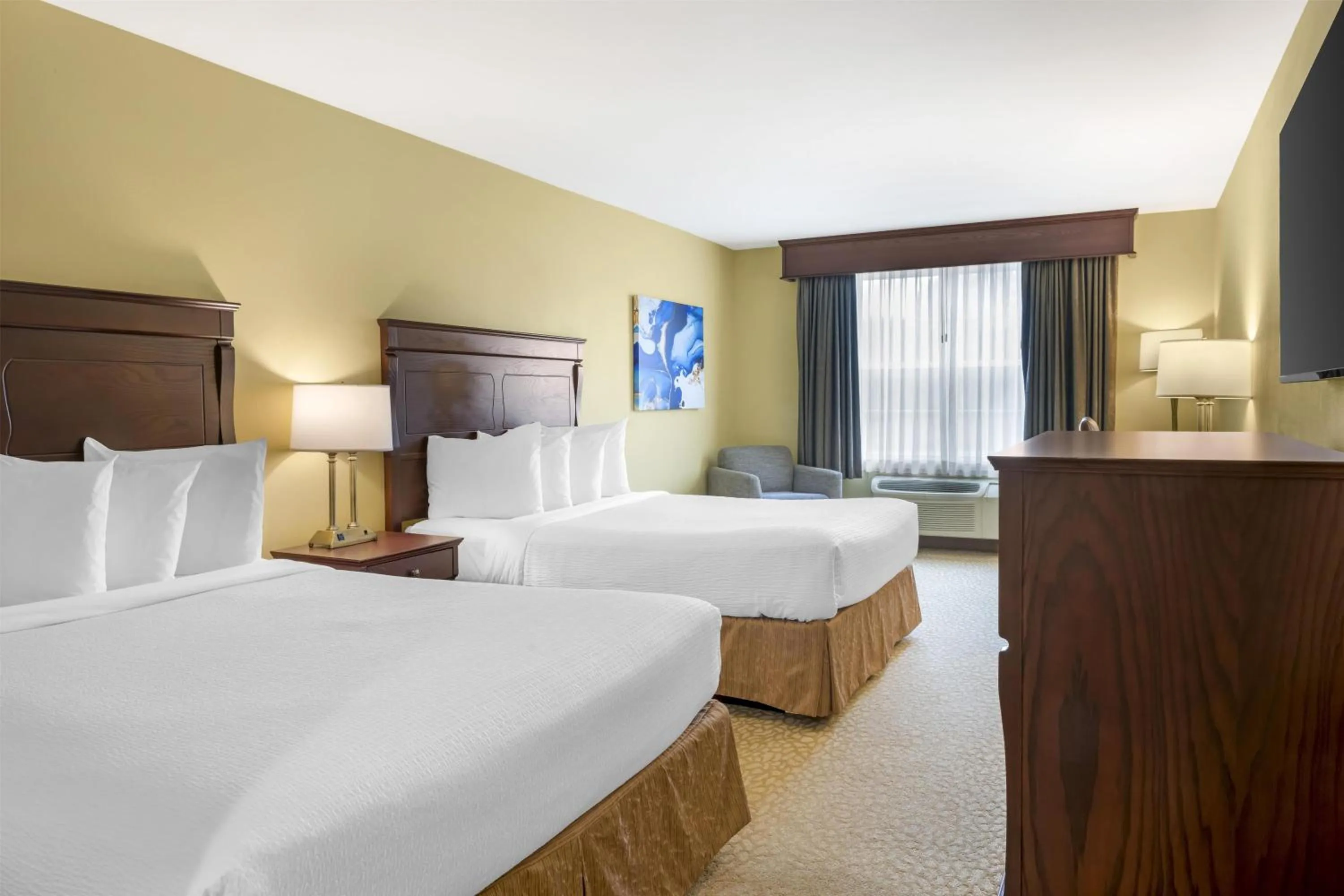 Bedroom, Bed in Best Western Plus Grand-Sault Hotel & Suites