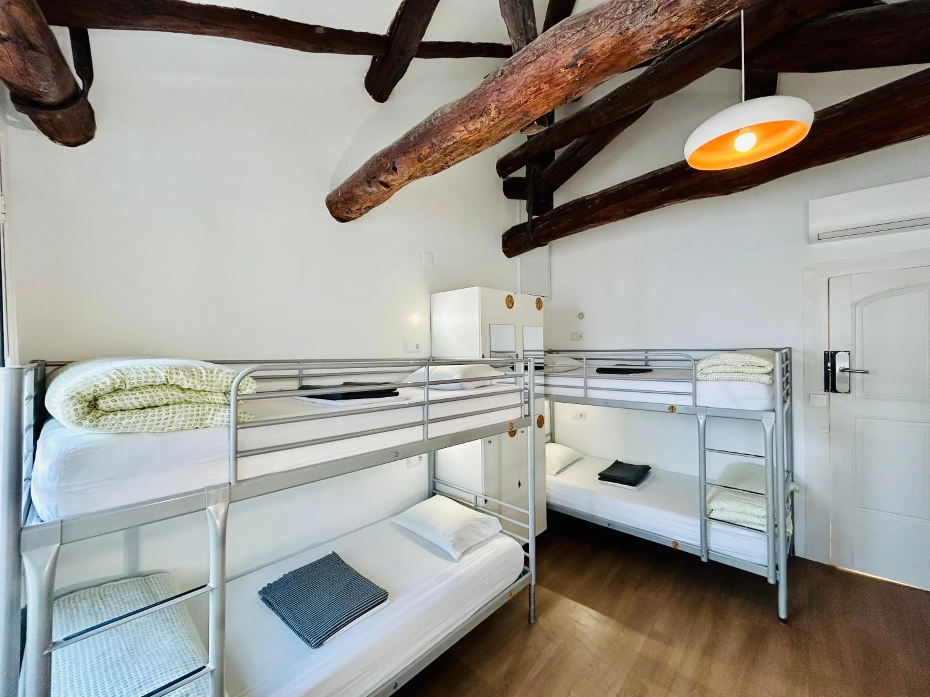 Bedroom, Bed in Porto Wine Hostel