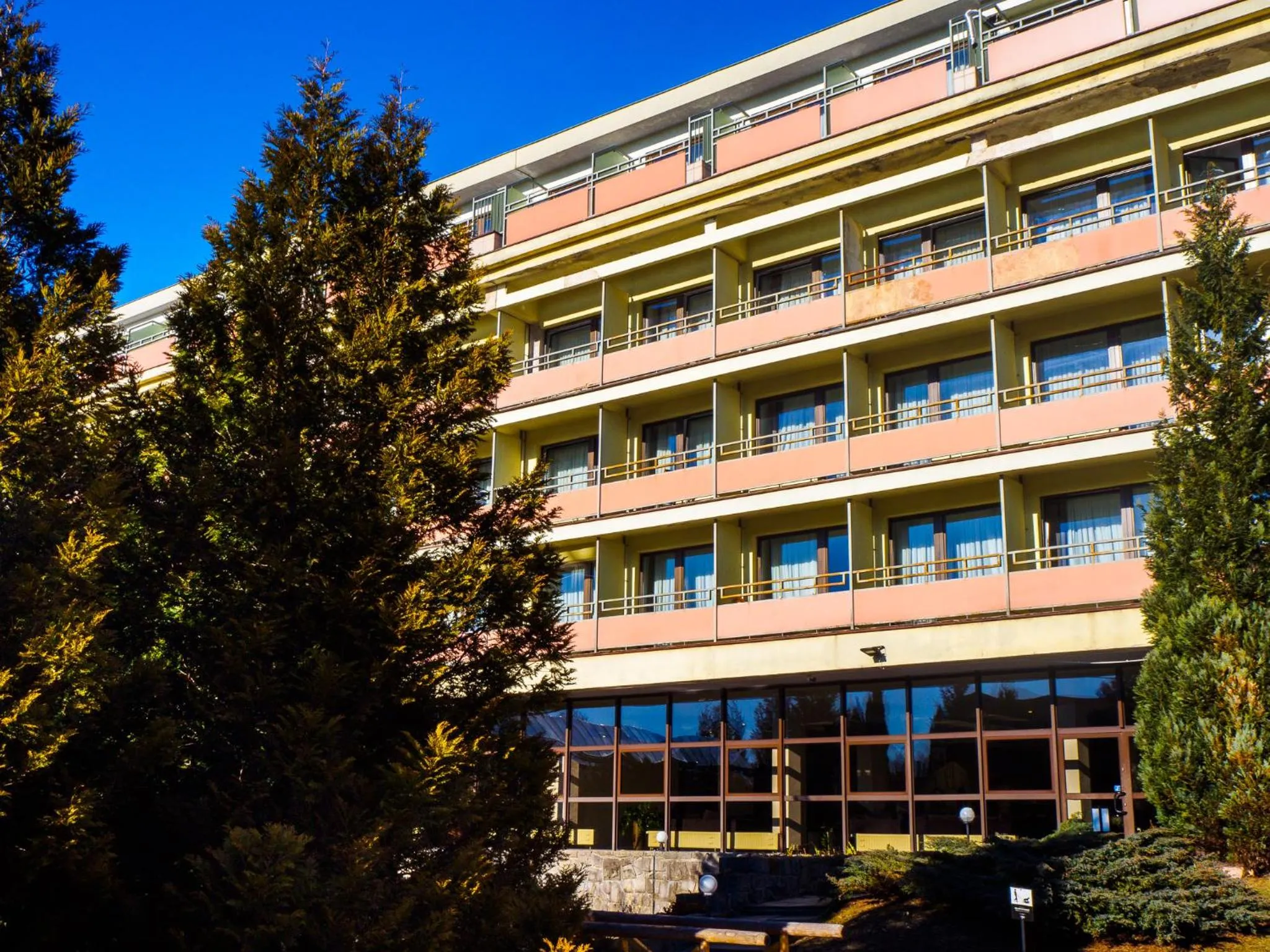 Property building in Hyrny