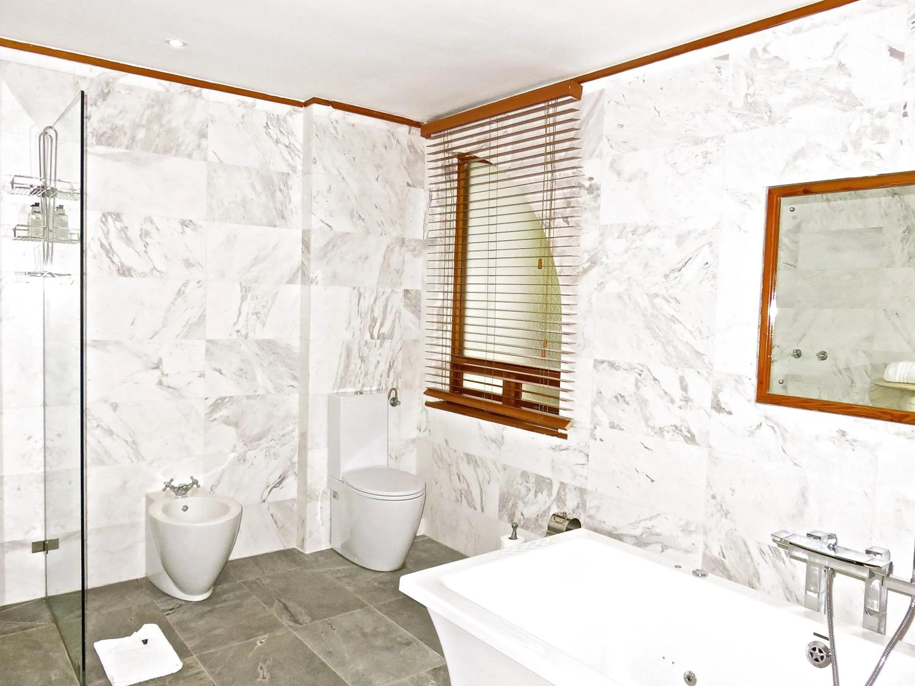 Neighbourhood in Boutique@10