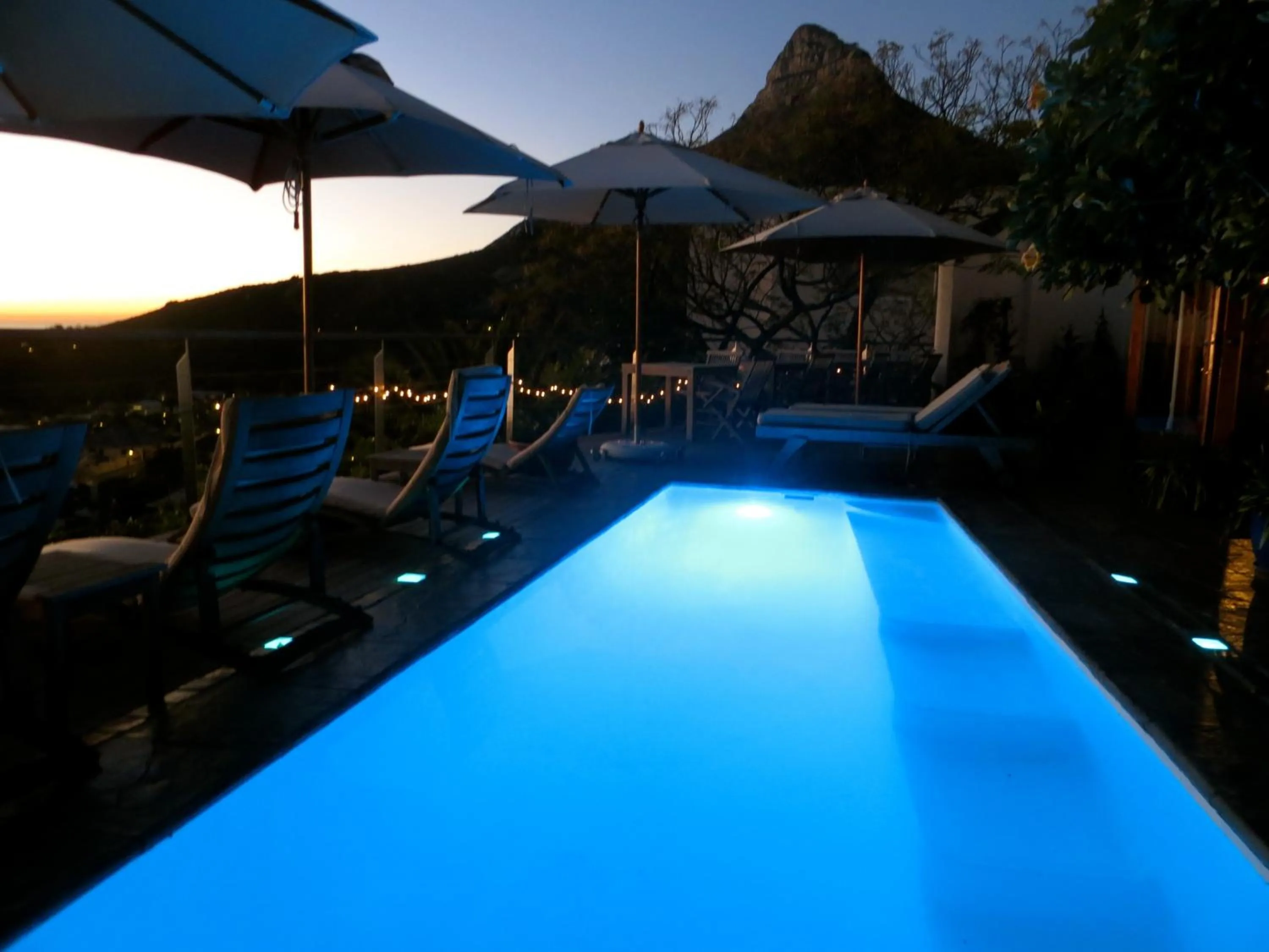 Night in Boutique@10