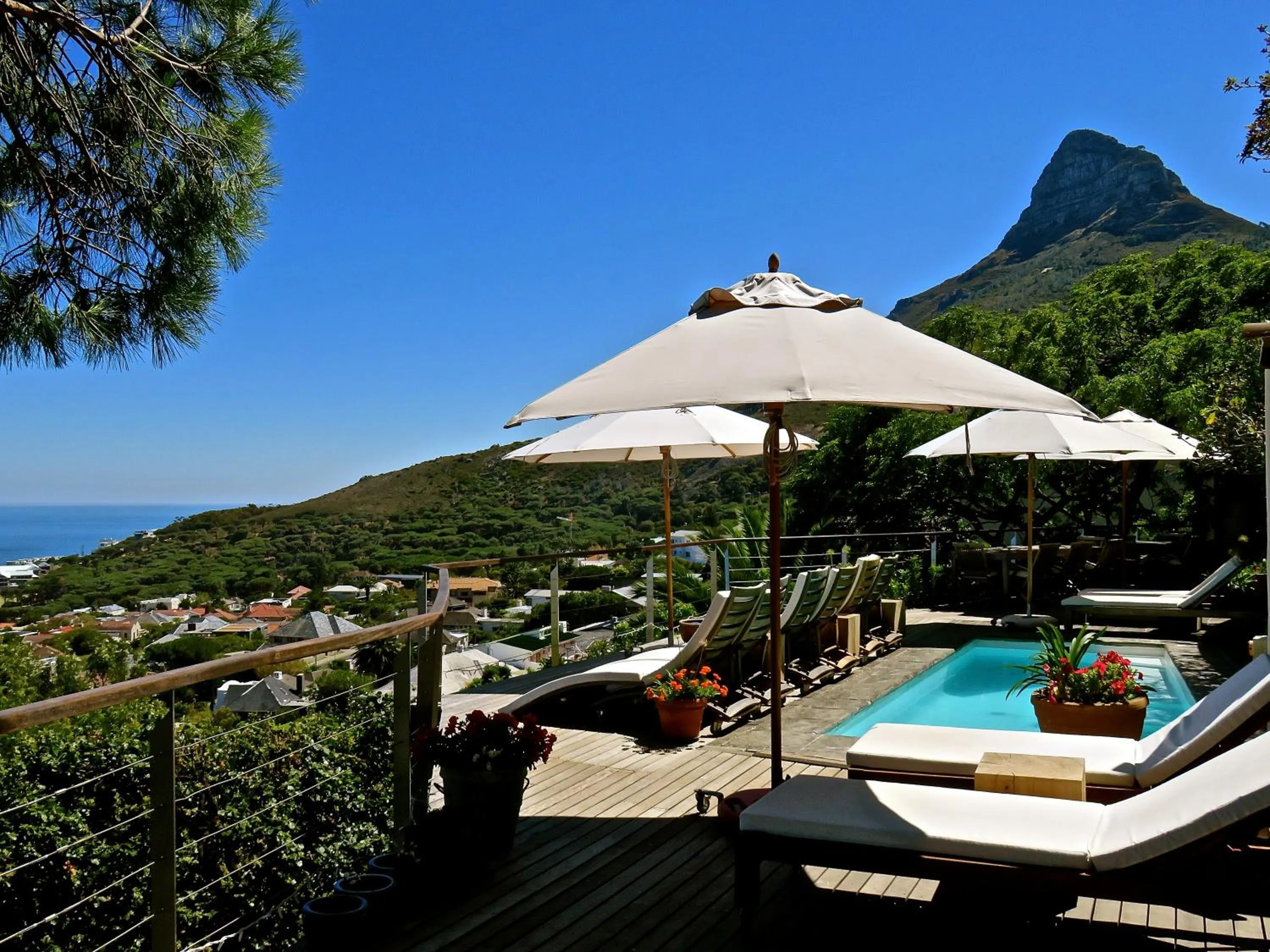 Patio in Boutique@10