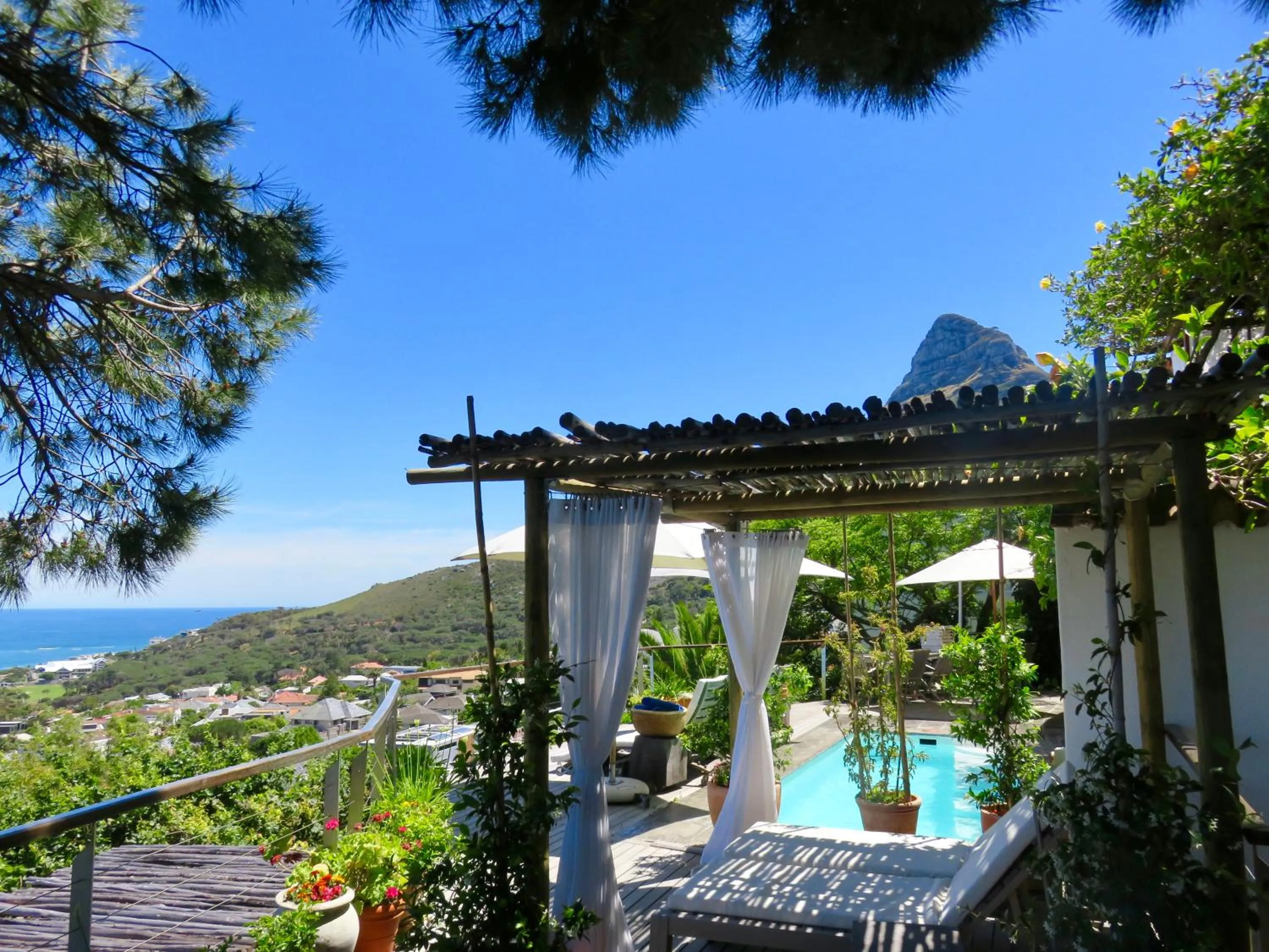 Patio in Boutique@10