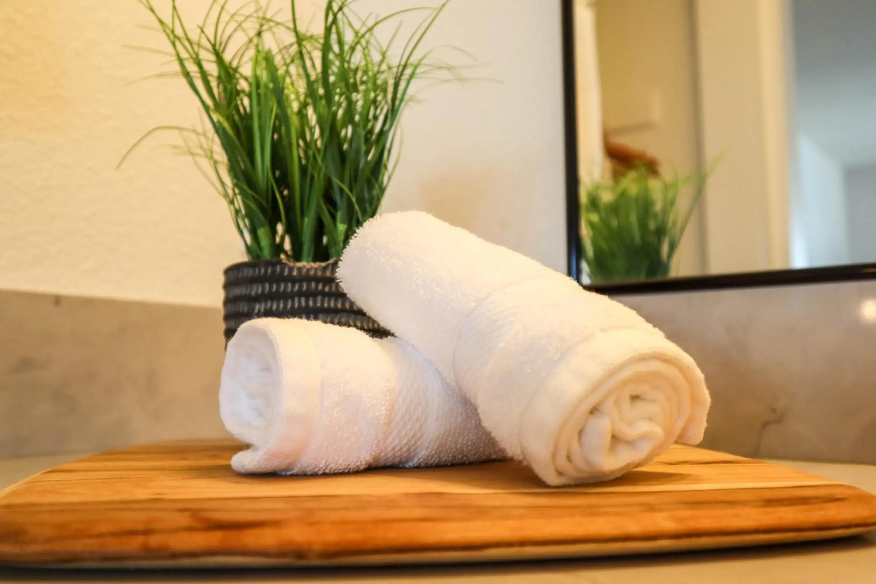 Double Room - Disability Access in The Surfbreak Hotel Double Room - Disability Access in The Surfbreak Hotel