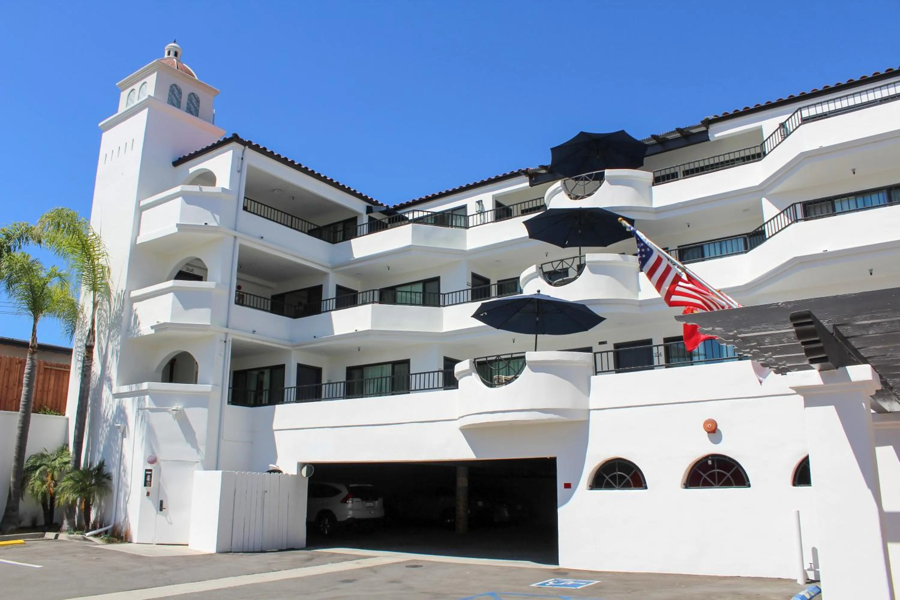 Facade/entrance in The Surfbreak Hotel