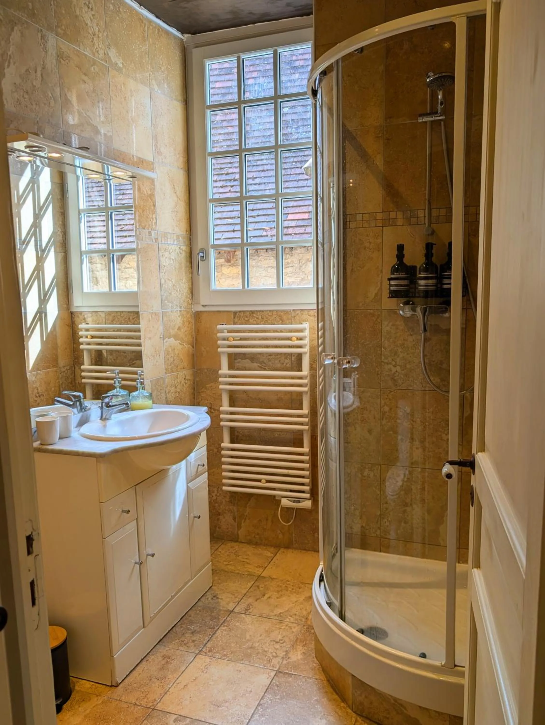 Bathroom in La Lanterne Chambres d'Hotes