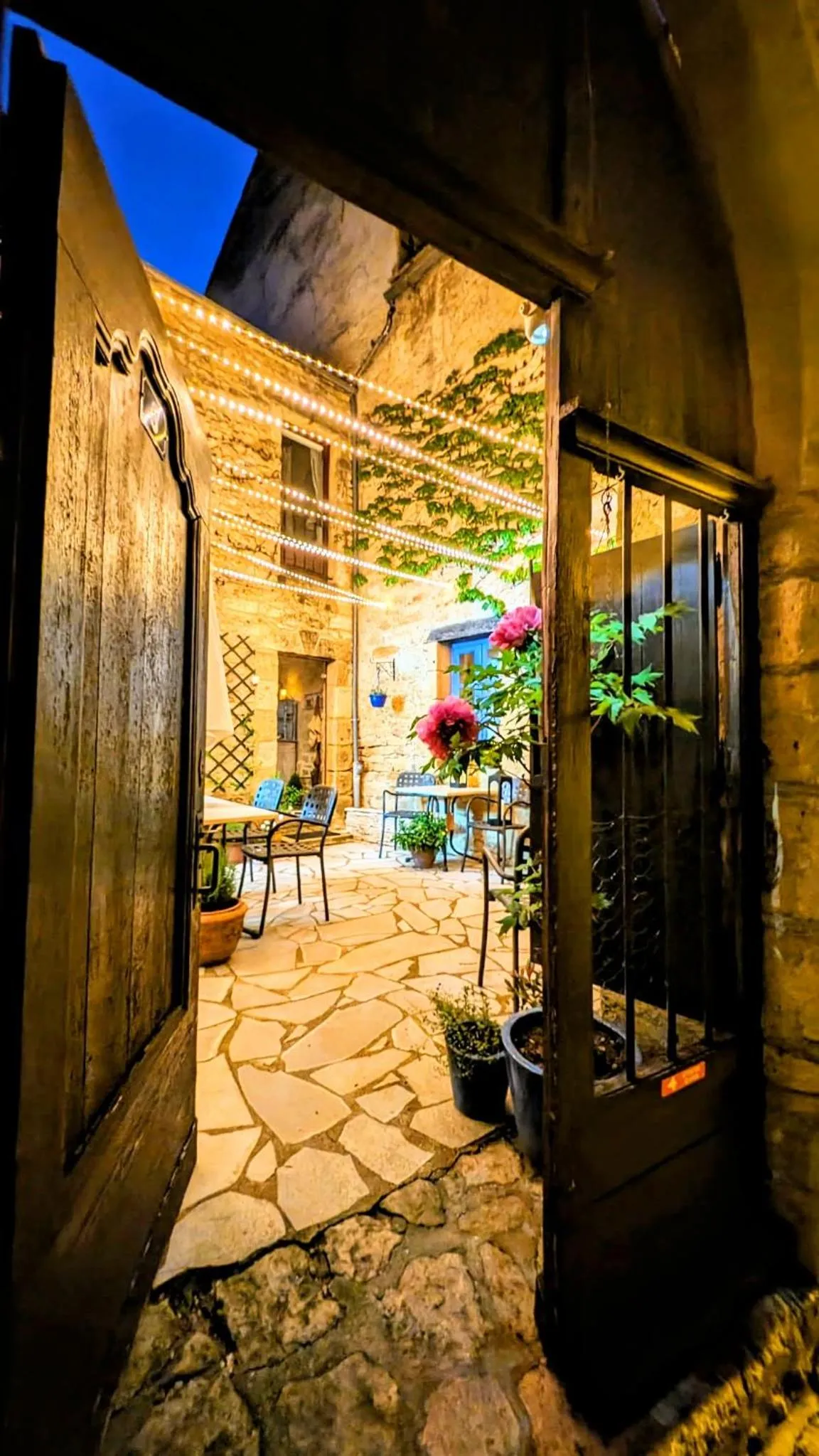 Facade/entrance in La Lanterne Chambres d'Hotes