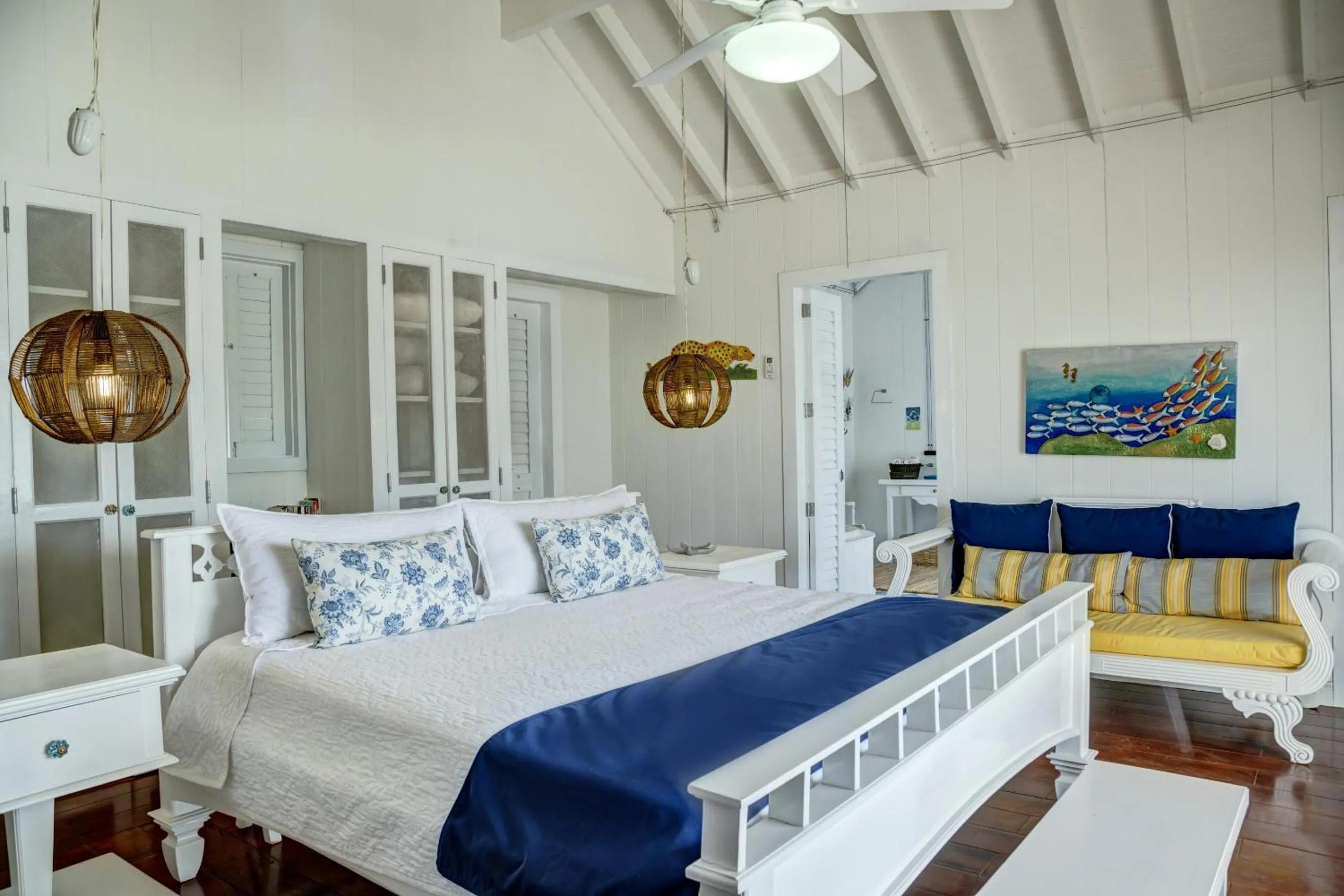 Bed in Hotel Agua Azul Beach Resort