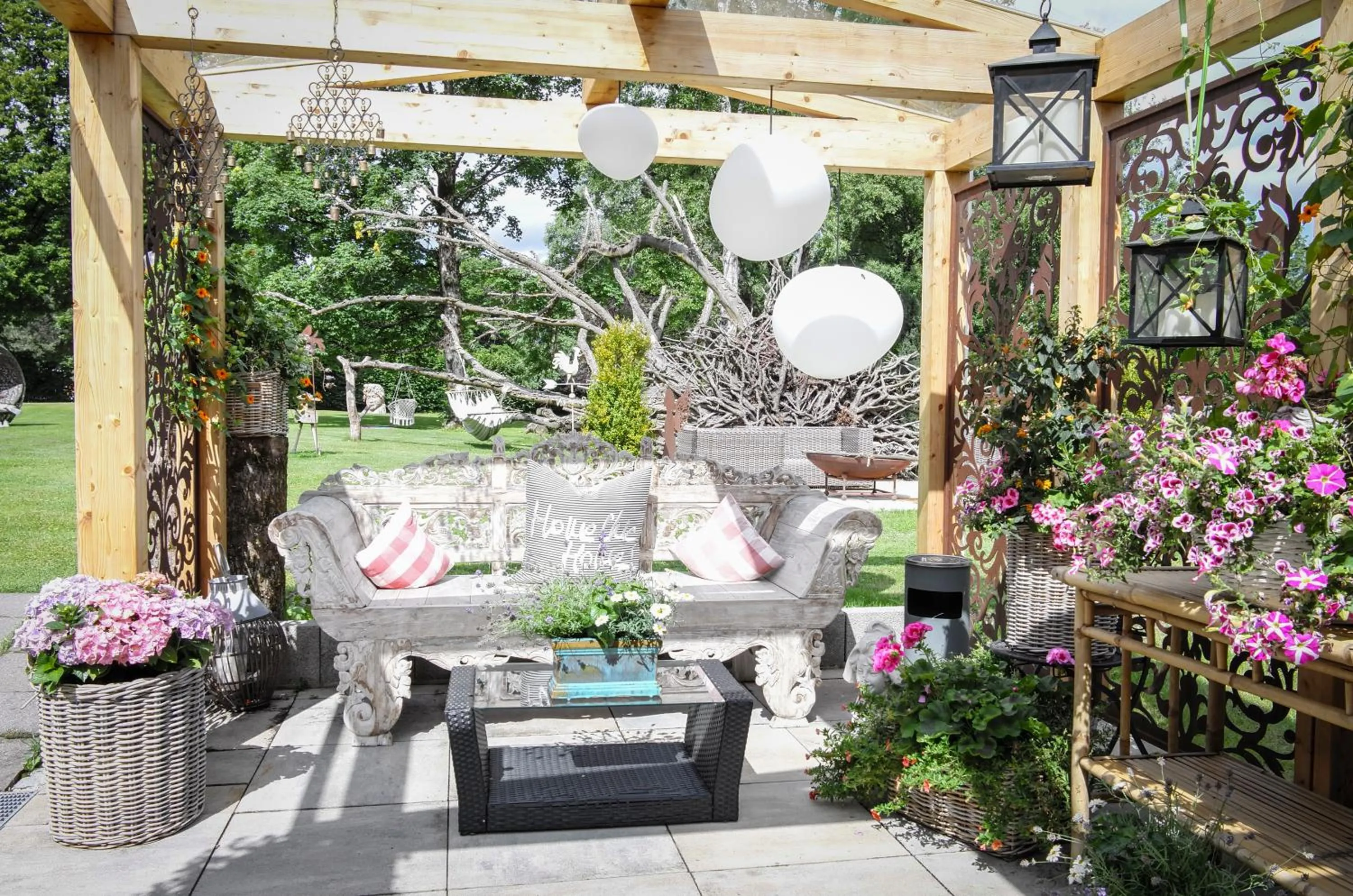 Facade/entrance in Adolphine Garden