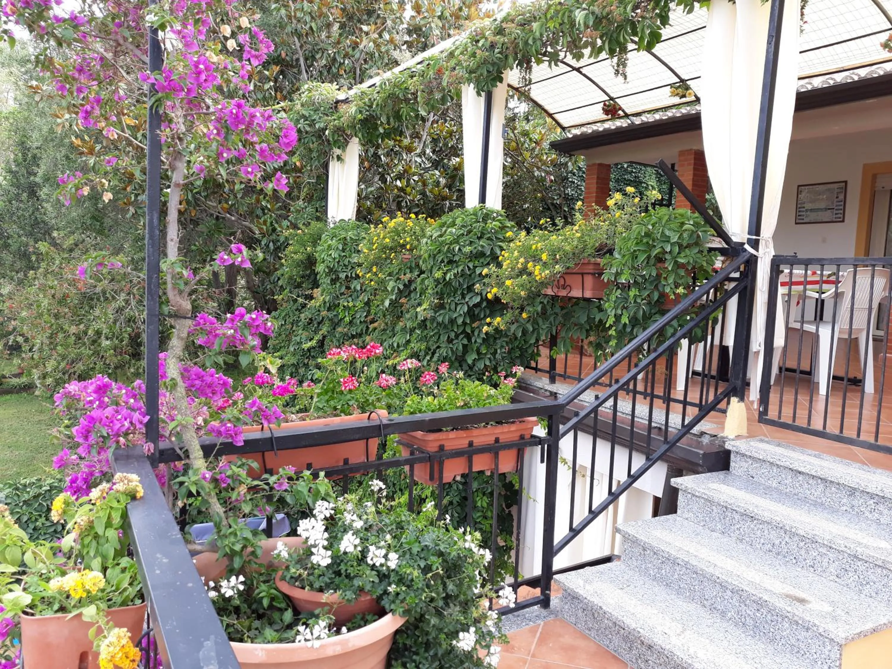 Property building in B&B Is Murdegus