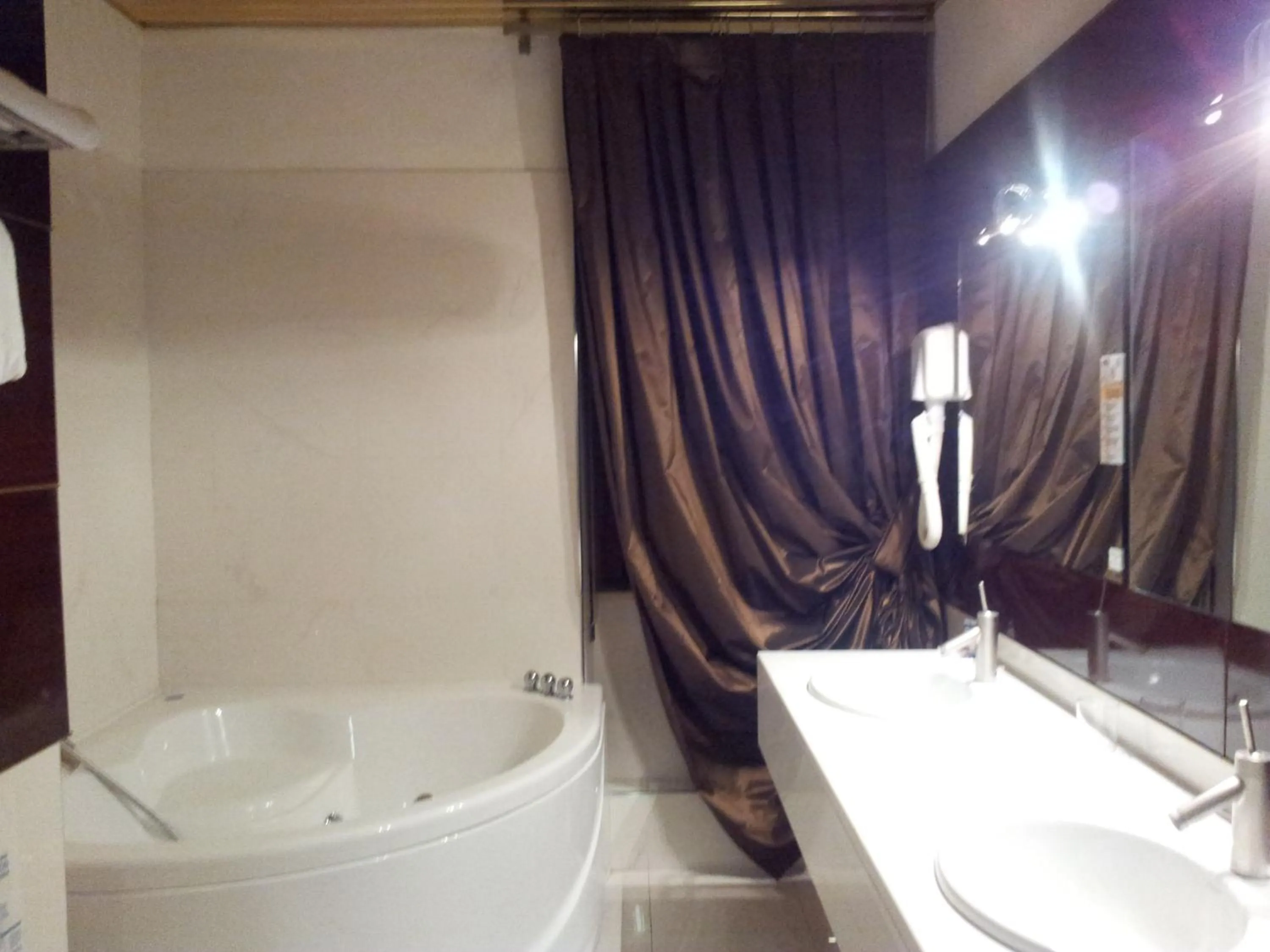 Bathroom in Hotel Valentino