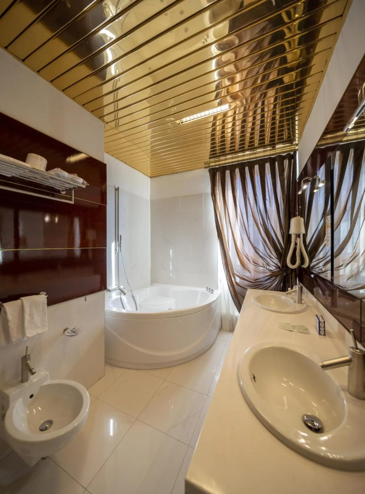 Bathroom in Hotel Valentino