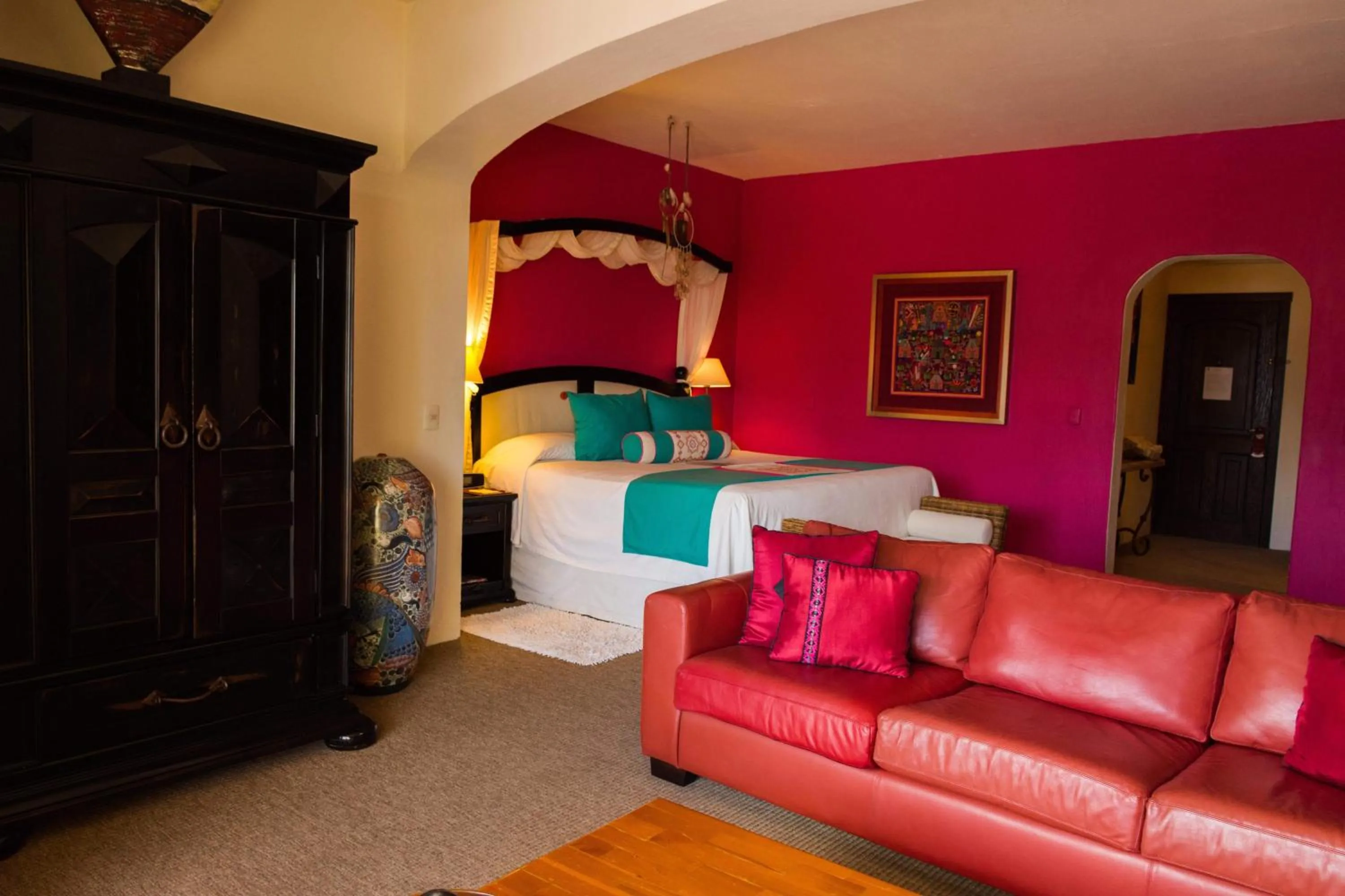 Photo of the whole room, Bed in El Chante Spa Hotel