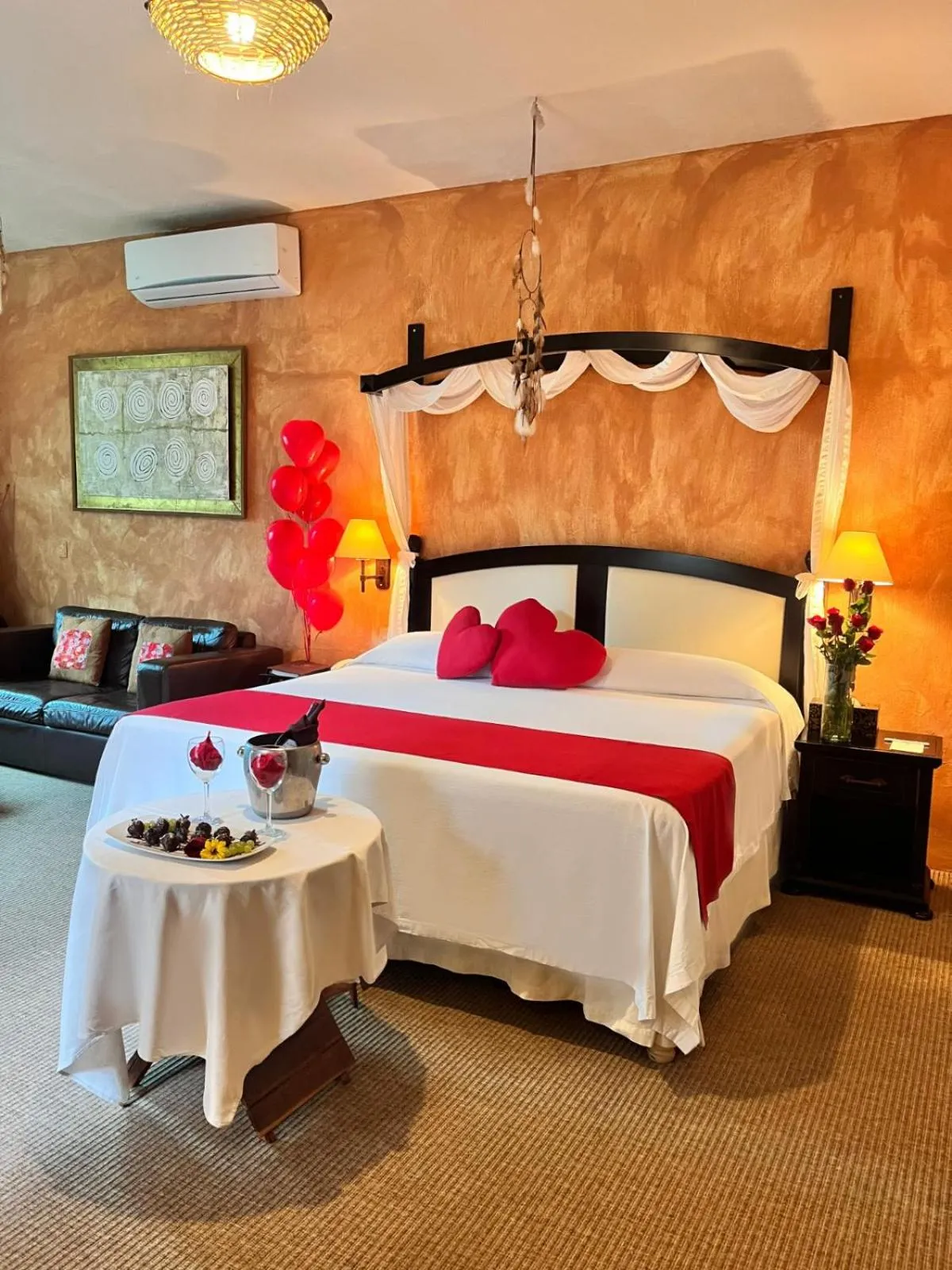 Bed in El Chante Spa Hotel