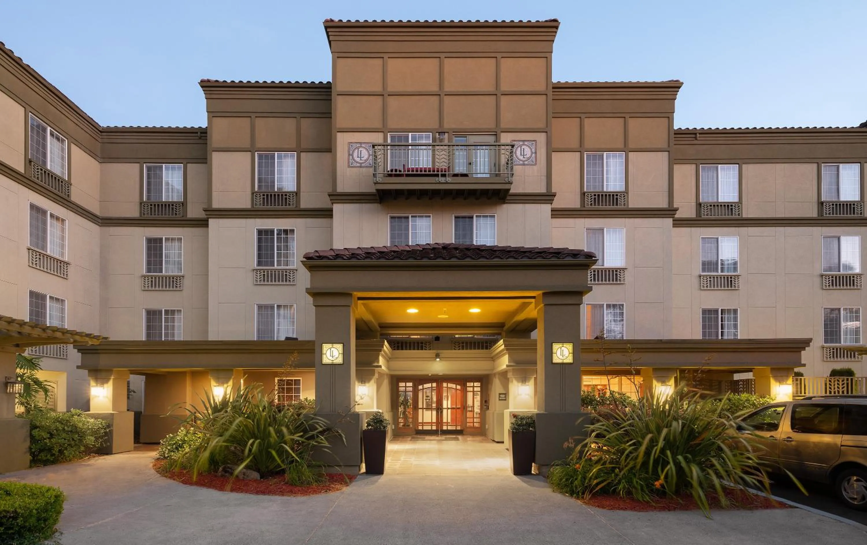 Property building in Larkspur Landing Extended Stay Suites South San Francisco