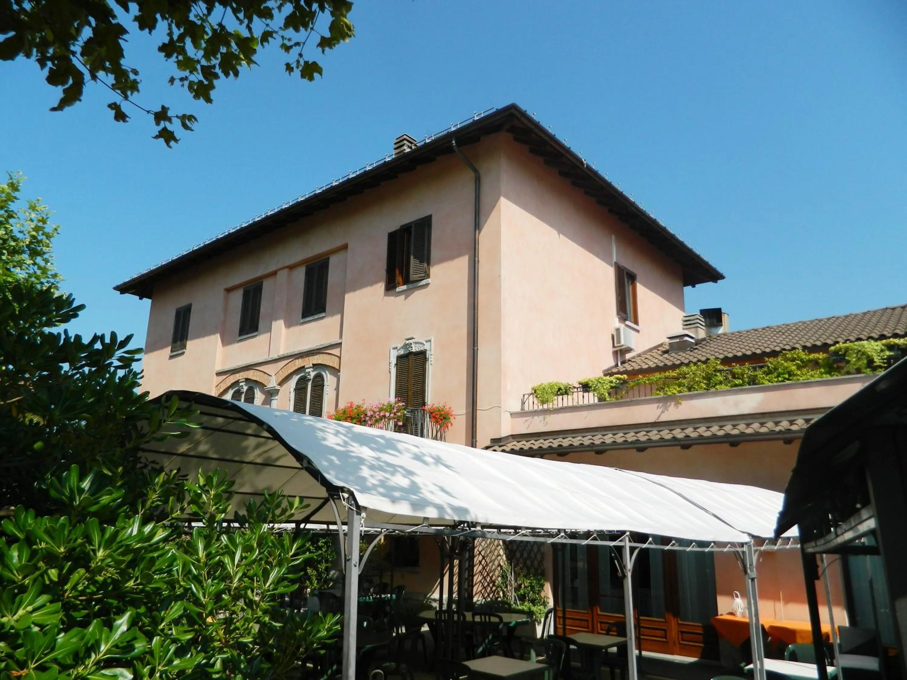 Property building in Albergo Michieletto