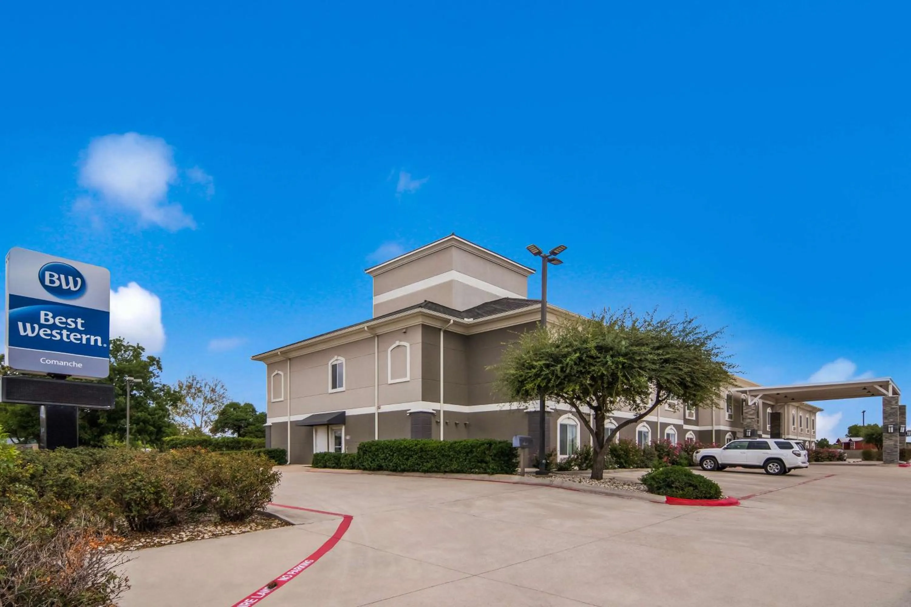 Property building in Best Western Comanche Inn
